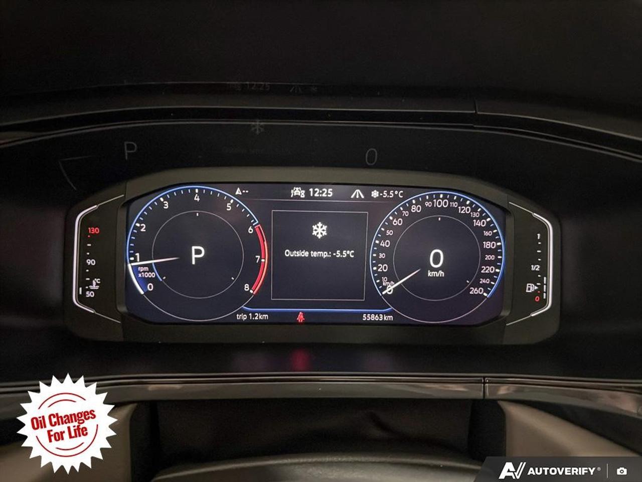 2022 Volkswagen Taos Highline 4MOTION Photo