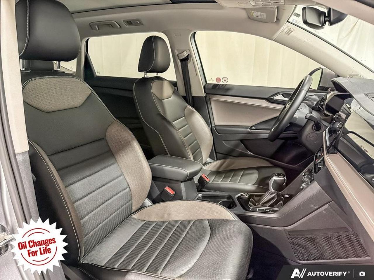 2022 Volkswagen Taos Highline 4MOTION Photo