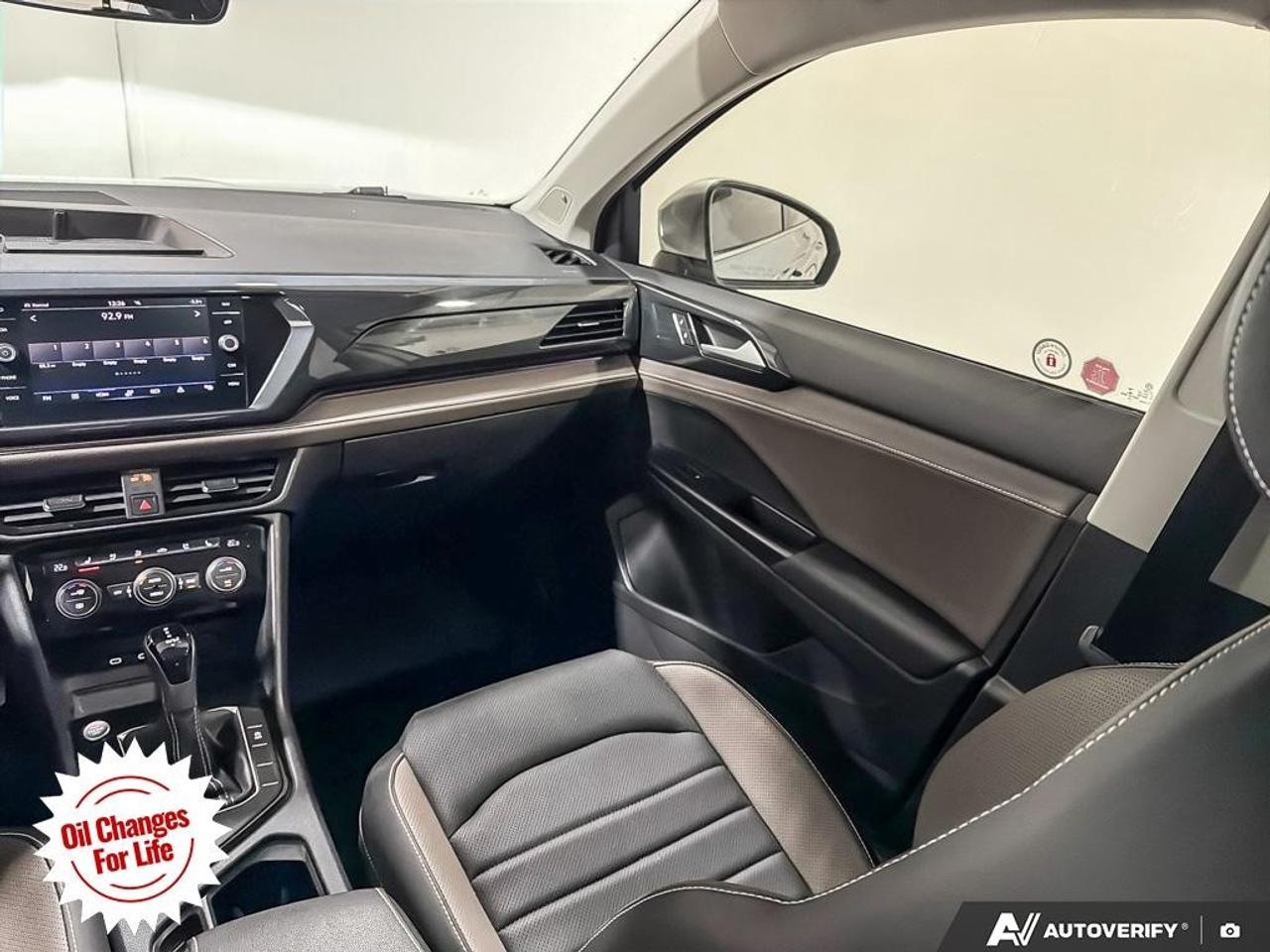 2022 Volkswagen Taos Highline 4MOTION Photo