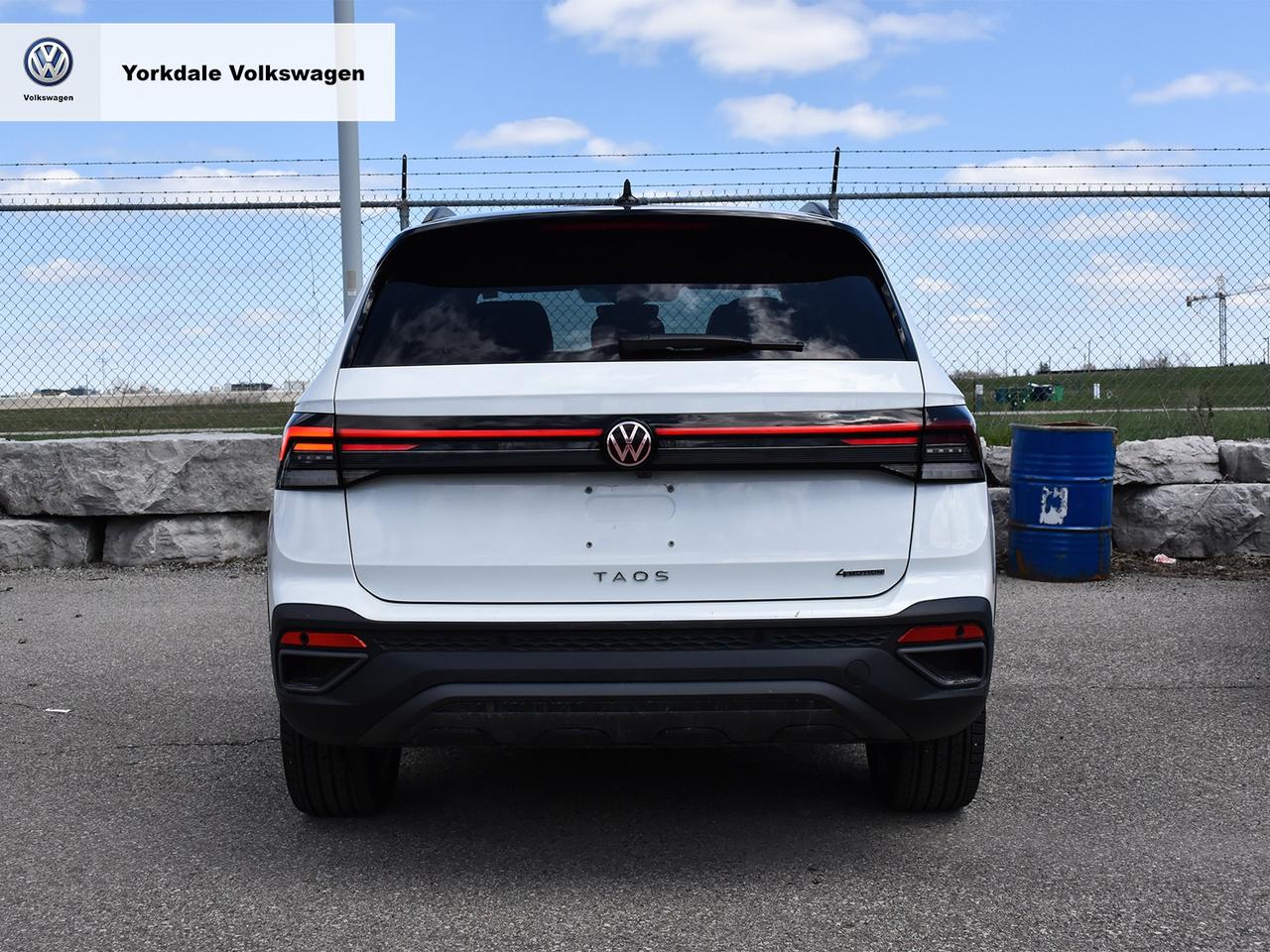 2026 Volkswagen Taos Comfortline "Black Edition" Photo