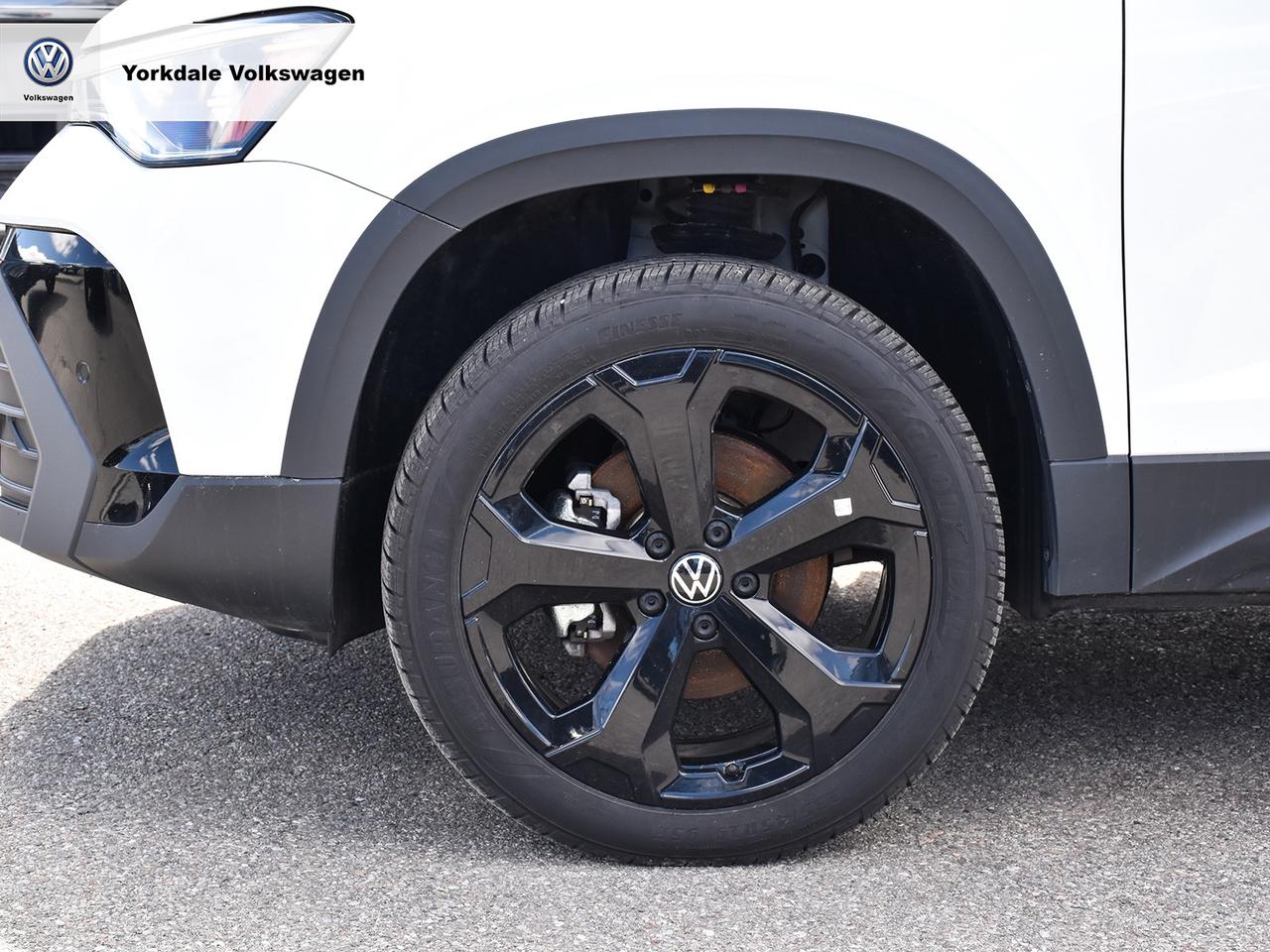 2026 Volkswagen Taos Comfortline "Black Edition" Photo