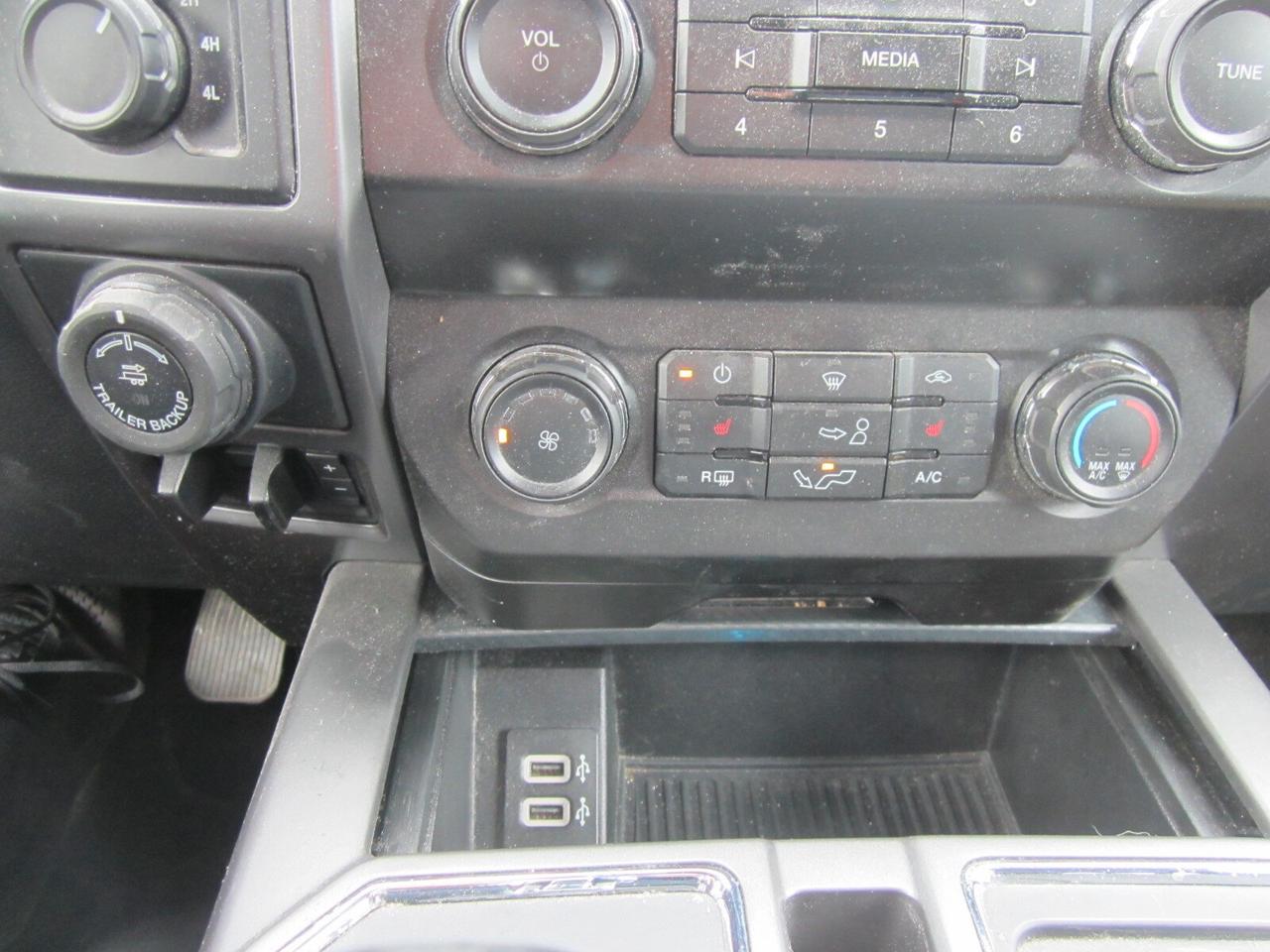 2019 Ford F-150 XLT SPORT CREW 4X4 5.0L NO ACCIDENTS Photo
