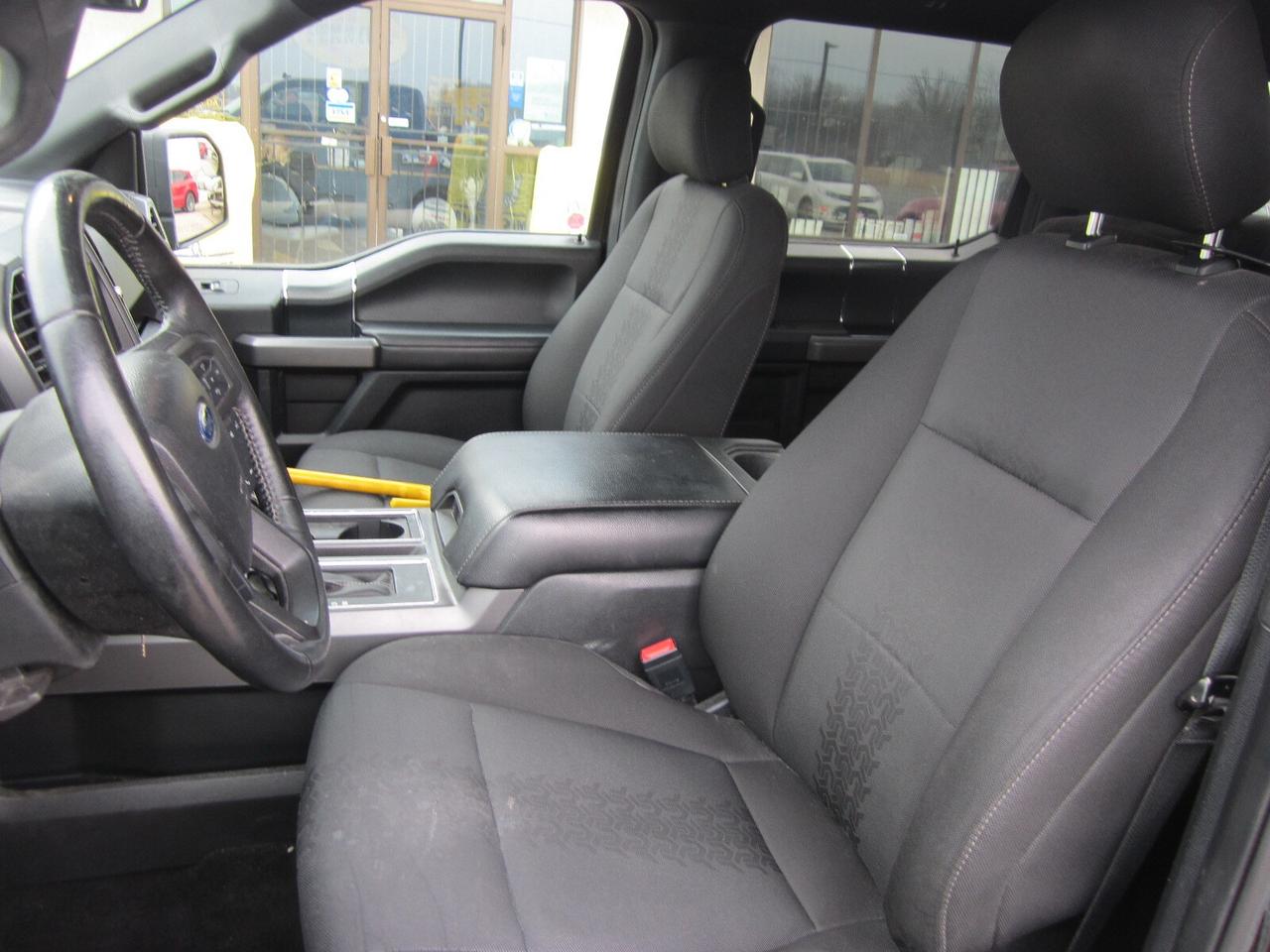 2019 Ford F-150 XLT SPORT CREW 4X4 5.0L NO ACCIDENTS Photo