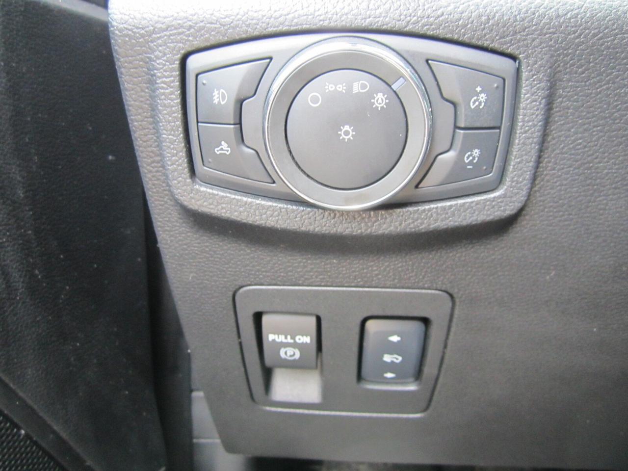2018 Ford F-150 SPORT FX4 5.0L ONE OWNER NO ACCIDENTS Photo