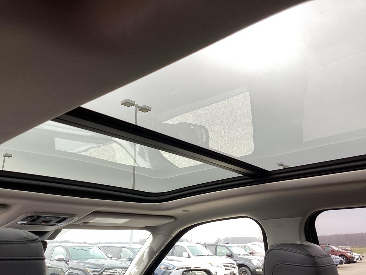 2022 Toyota Tundra Crewmax Limited Long Bed Photo