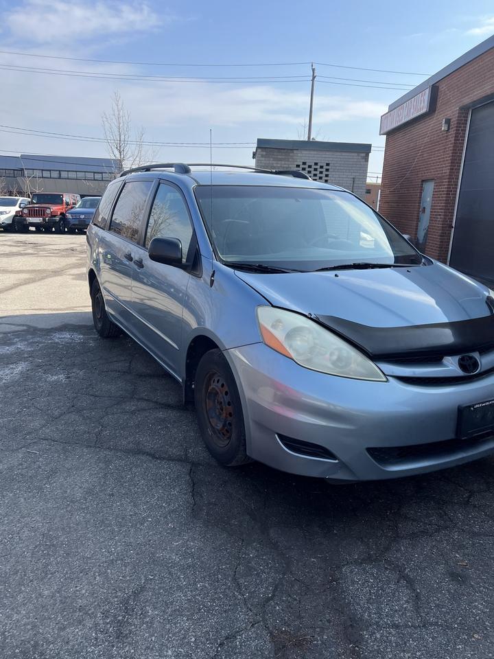 2006 Toyota Sienna 5DR CE 8-PASSENGER Photo