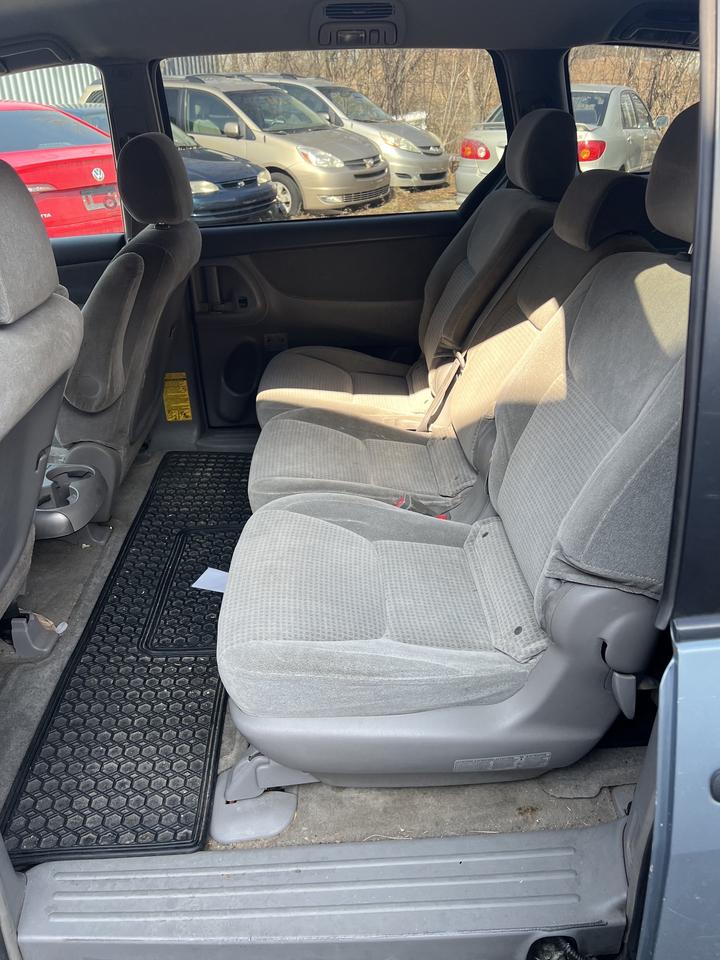 2006 Toyota Sienna 5DR CE 8-PASSENGER Photo