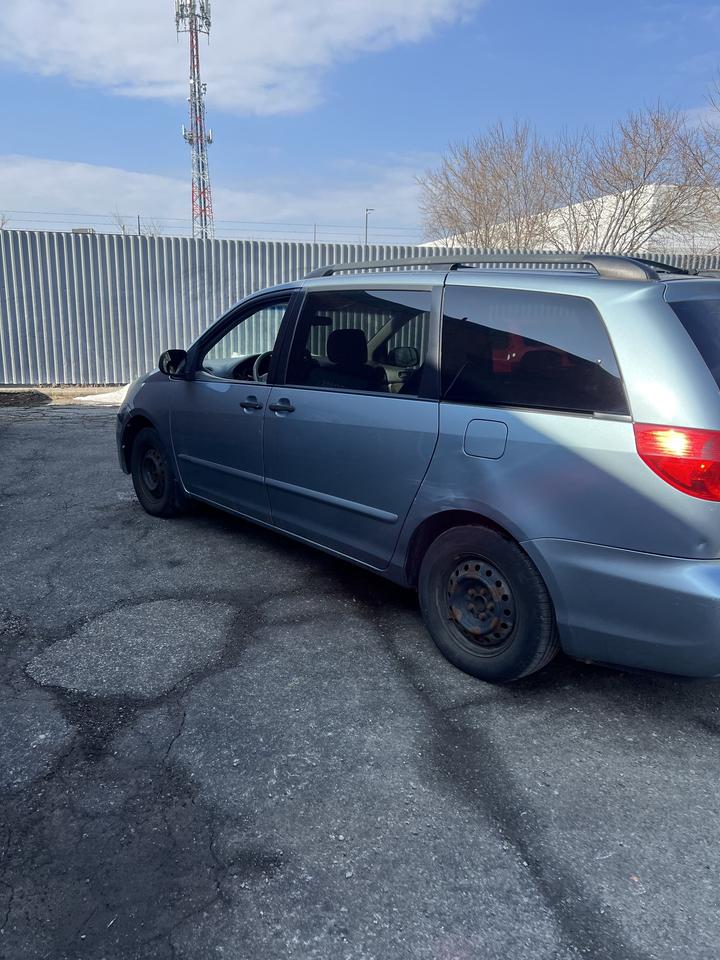 2006 Toyota Sienna 5DR CE 8-PASSENGER Photo