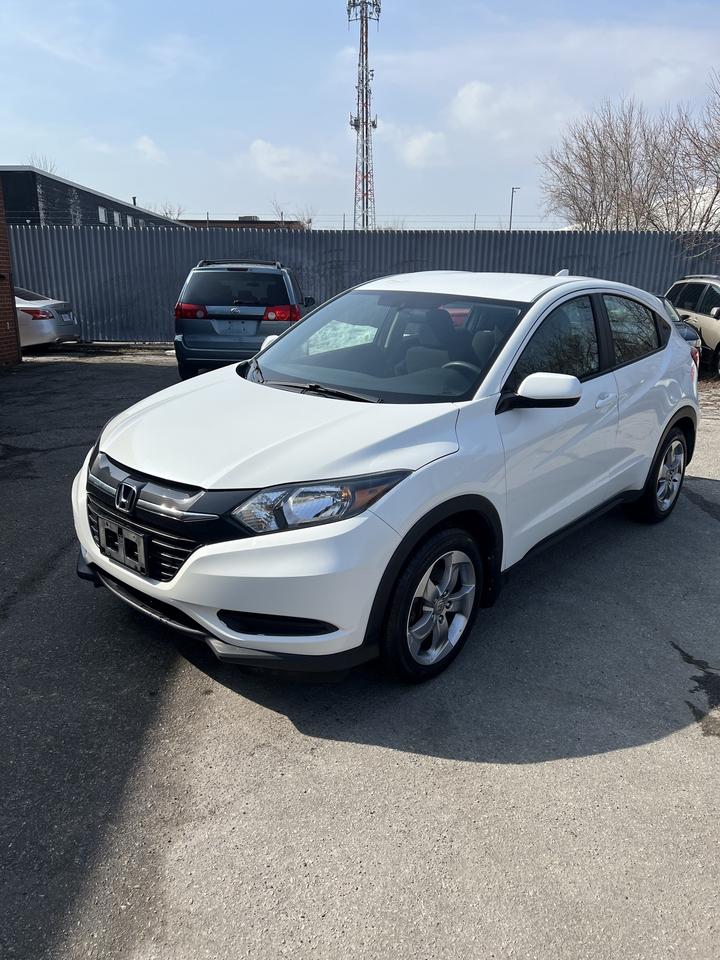 2018 Honda HR-V 6 SPEED MANUAL LX BACKUP CAMERA BLUETOOTH Photo