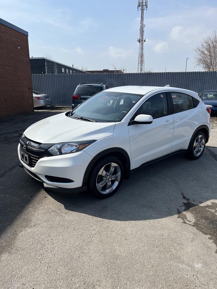 2018 Honda HR-V 6 SPEED MANUAL LX BACKUP CAMERA BLUETOOTH Photo0