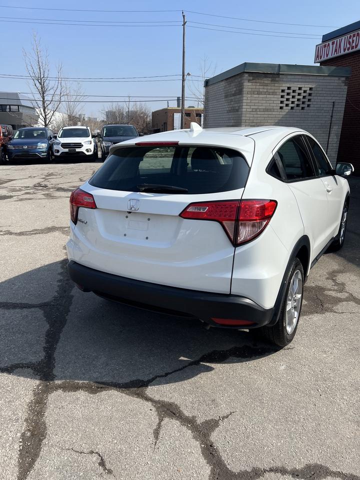 2018 Honda HR-V 6 SPEED MANUAL LX BACKUP CAMERA BLUETOOTH Photo