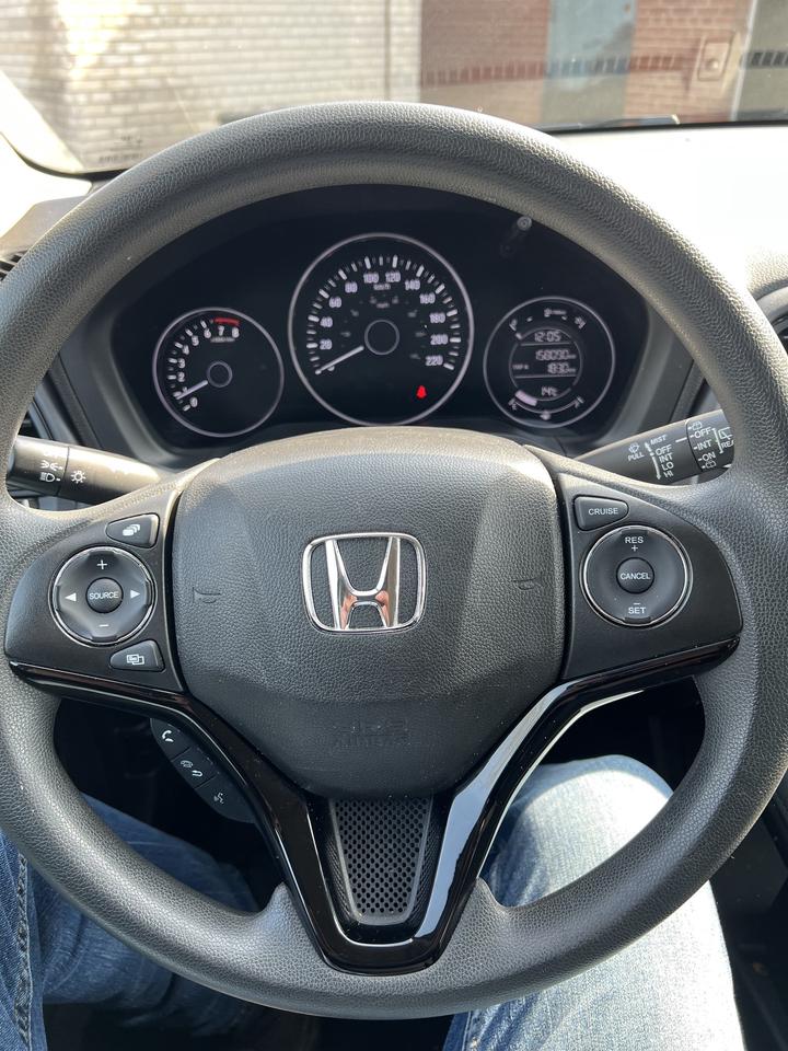 2018 Honda HR-V 6 SPEED MANUAL LX BACKUP CAMERA BLUETOOTH Photo