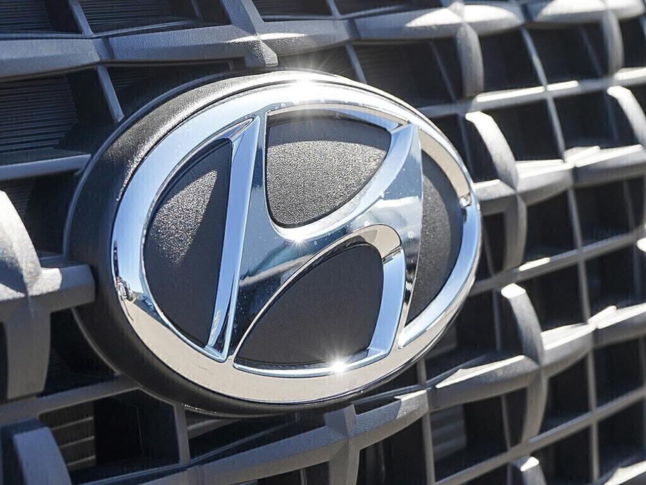 2025 Hyundai Venue Essential Photo