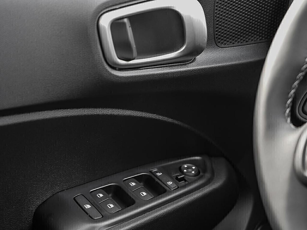 2025 Hyundai Venue Essential Photo