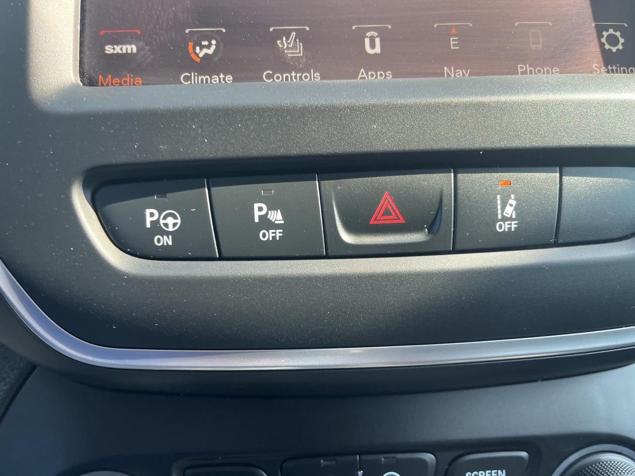 2023 Jeep Cherokee Altitude - Htd Leather/Wheel - Adaptive Cruise Photo