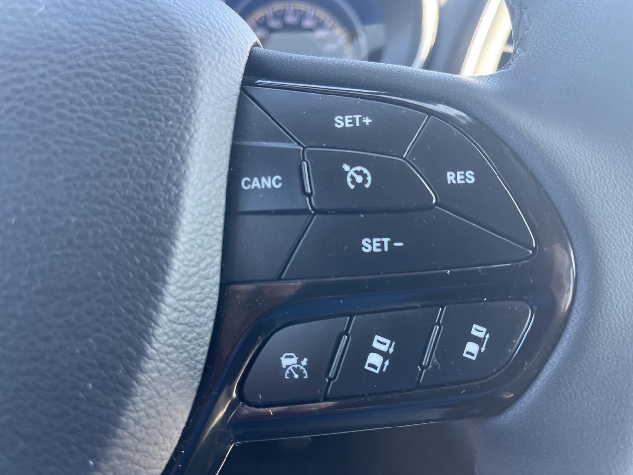 2023 Jeep Cherokee Altitude - Htd Leather/Wheel - Adaptive Cruise Photo