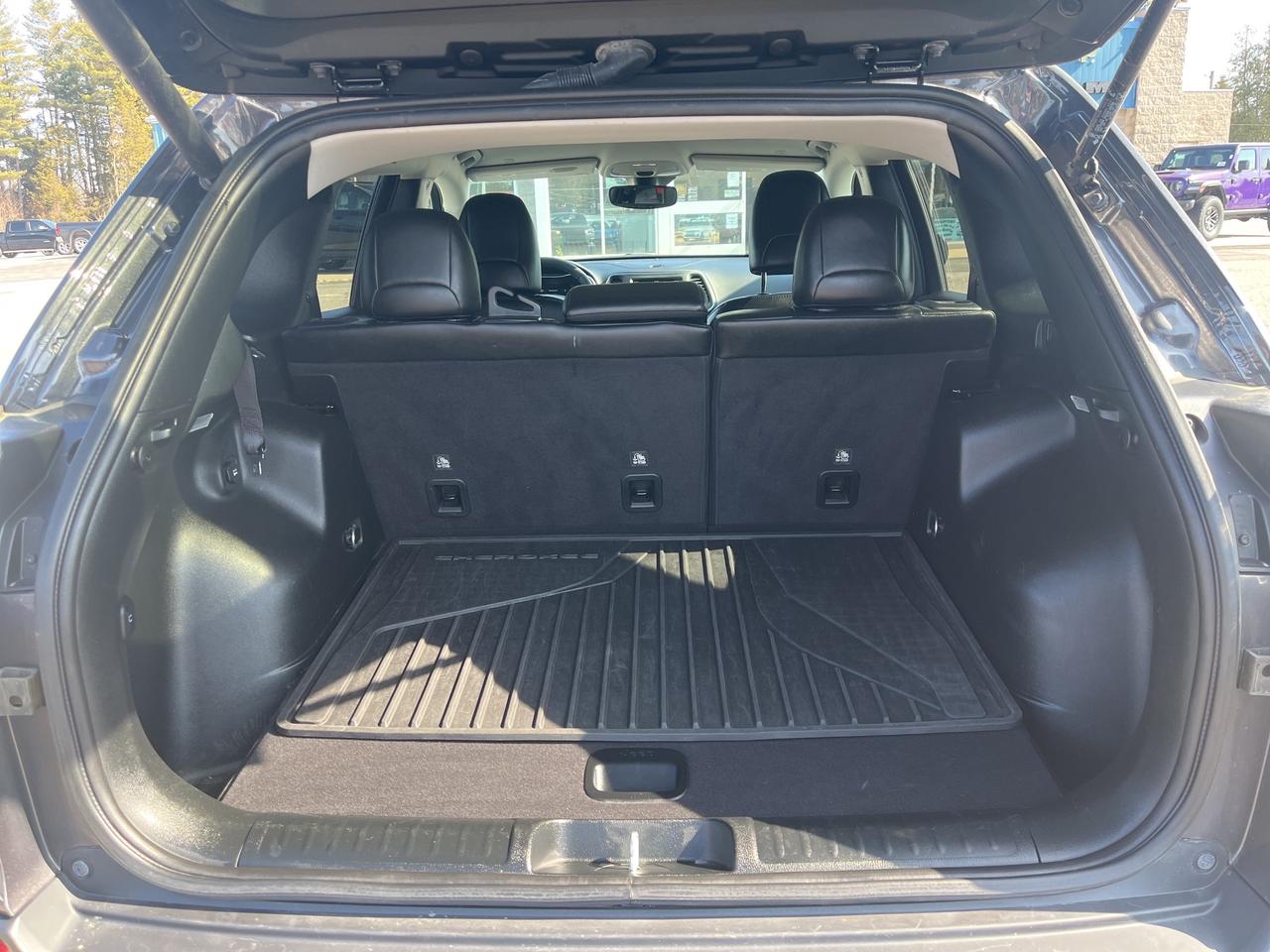 2023 Jeep Cherokee Altitude - Htd Leather/Wheel - Adaptive Cruise Photo