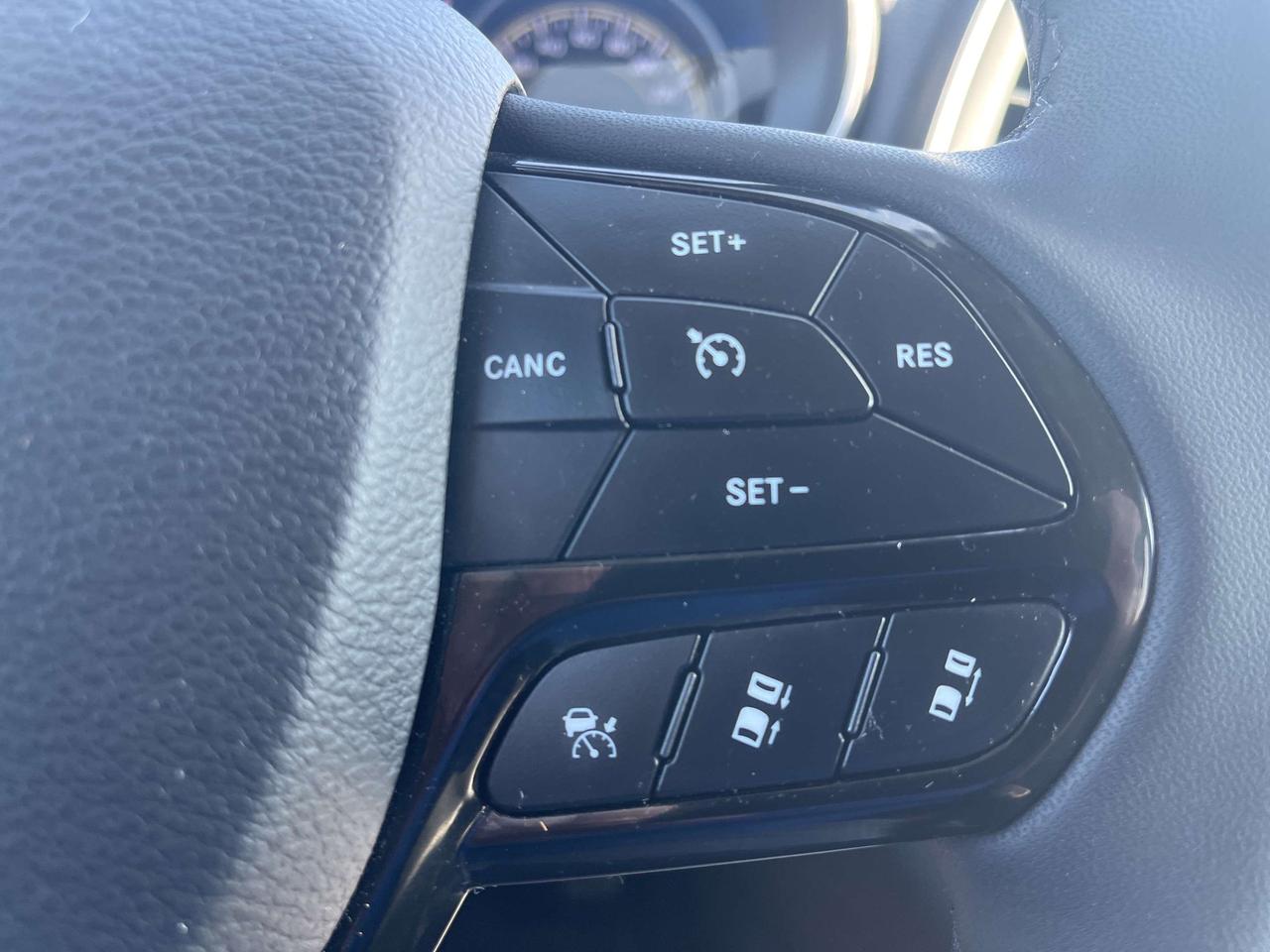 2023 Jeep Cherokee Altitude - Htd Leather/Wheel - Adaptive Cruise Photo