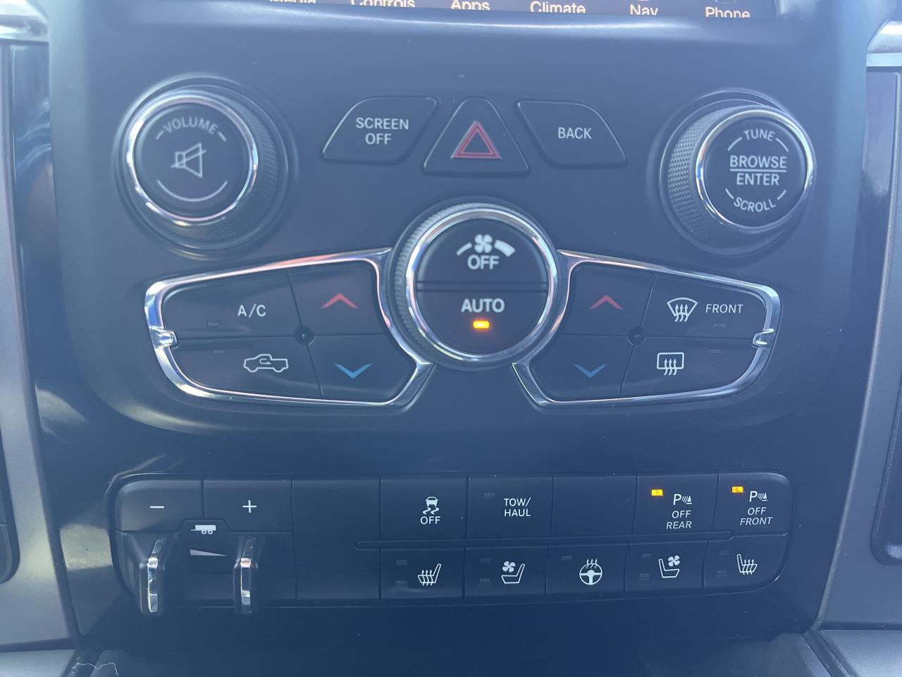 2016 RAM 1500 Sport - Sunroof - Htd/Vtd Leather Photo