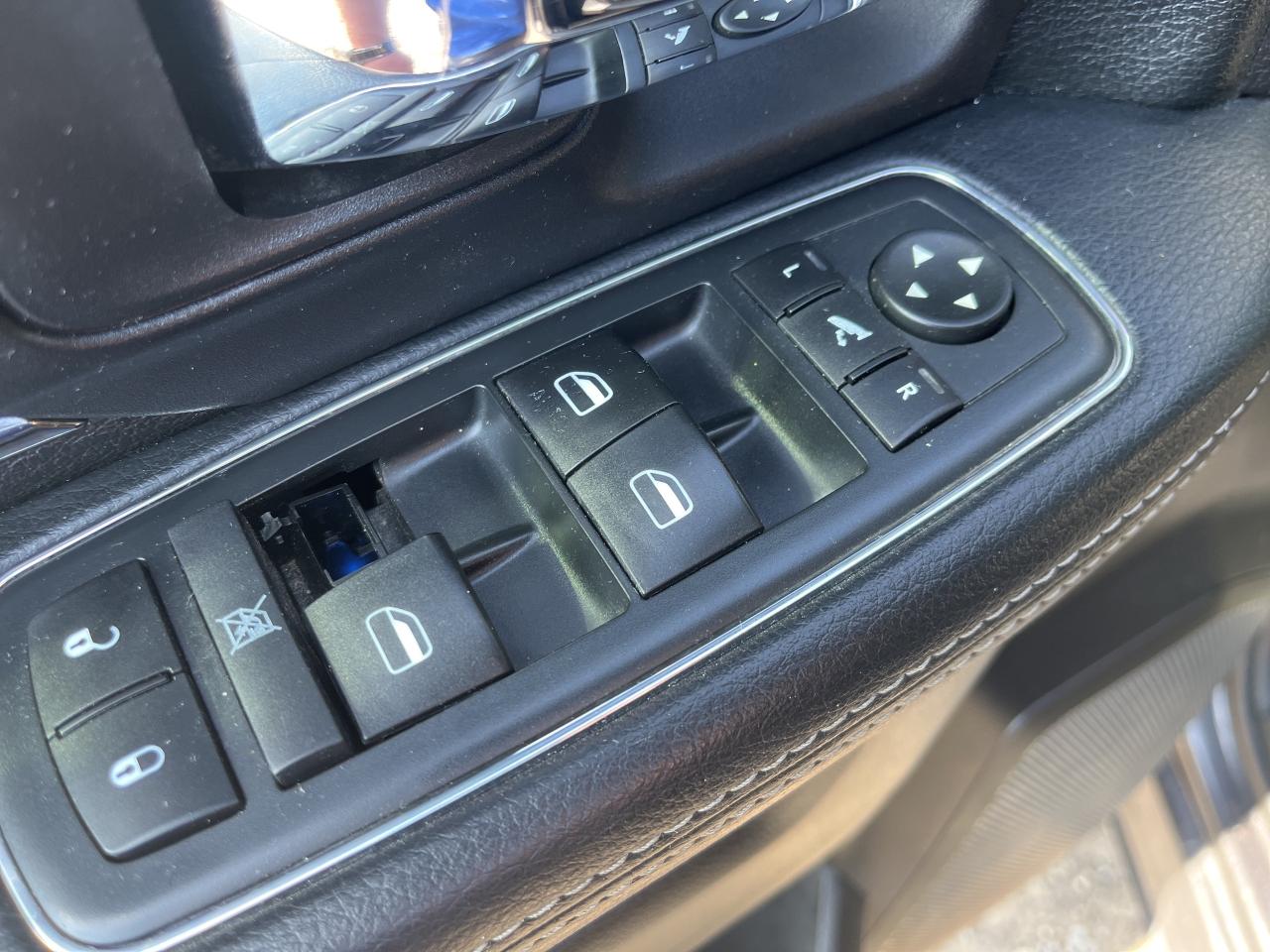 2016 RAM 1500 Sport - Sunroof - Htd/Vtd Leather Photo