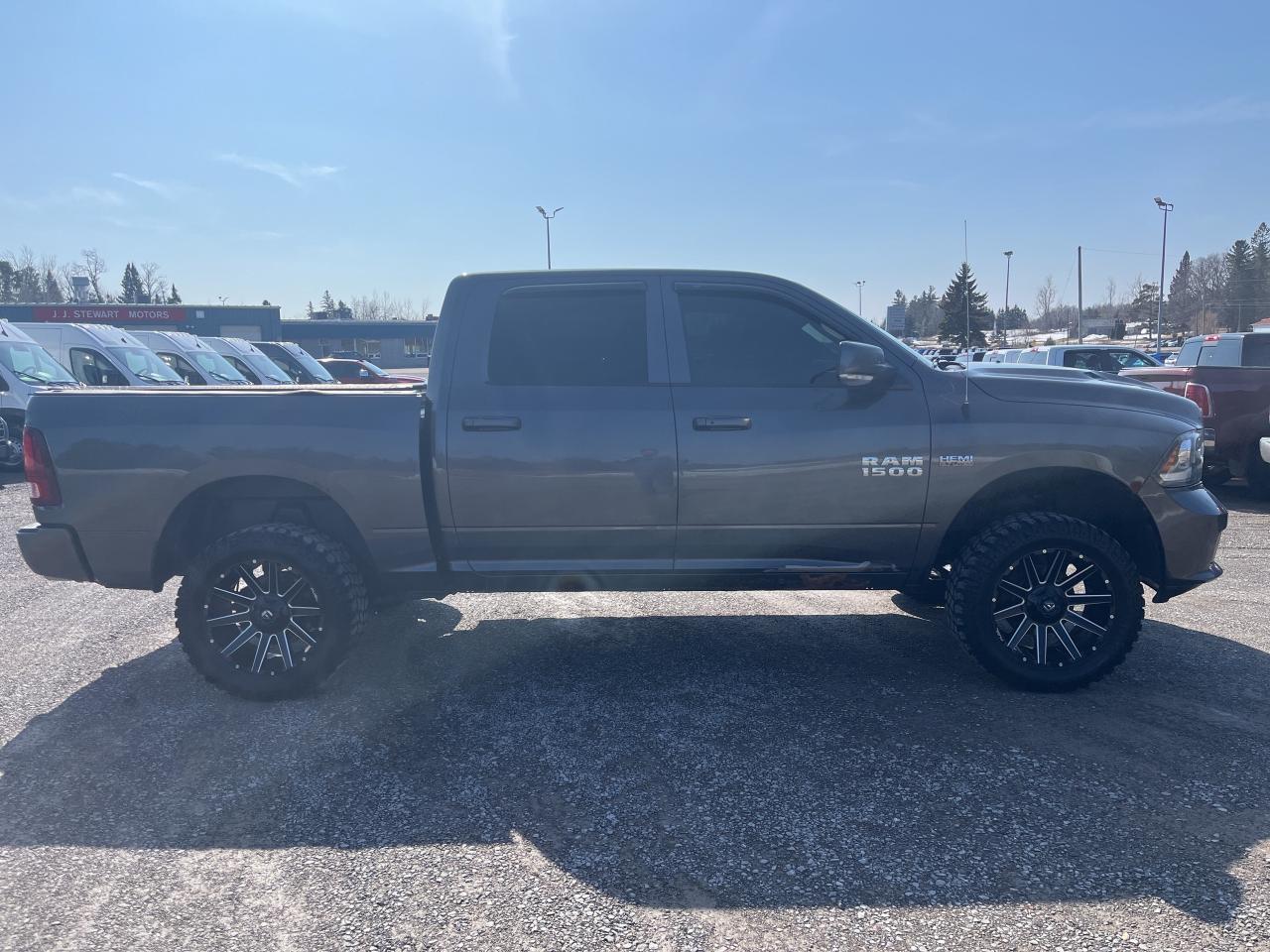 2016 RAM 1500 Sport - Sunroof - Htd/Vtd Leather Photo