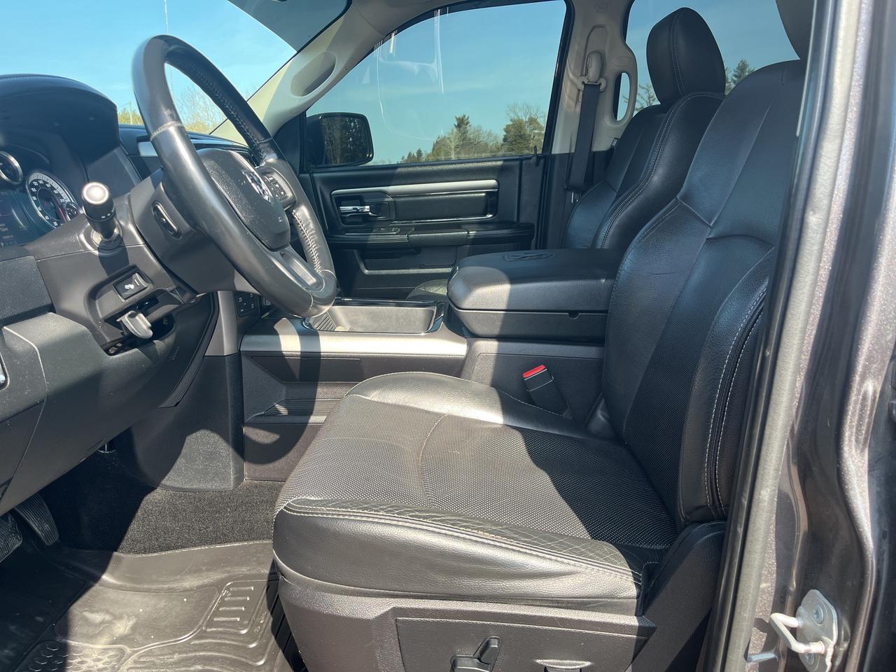 2016 RAM 1500 Sport - Sunroof - Htd/Vtd Leather Photo2