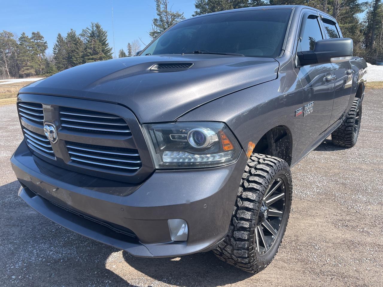 2016 RAM 1500 Sport - Sunroof - Htd/Vtd Leather Photo