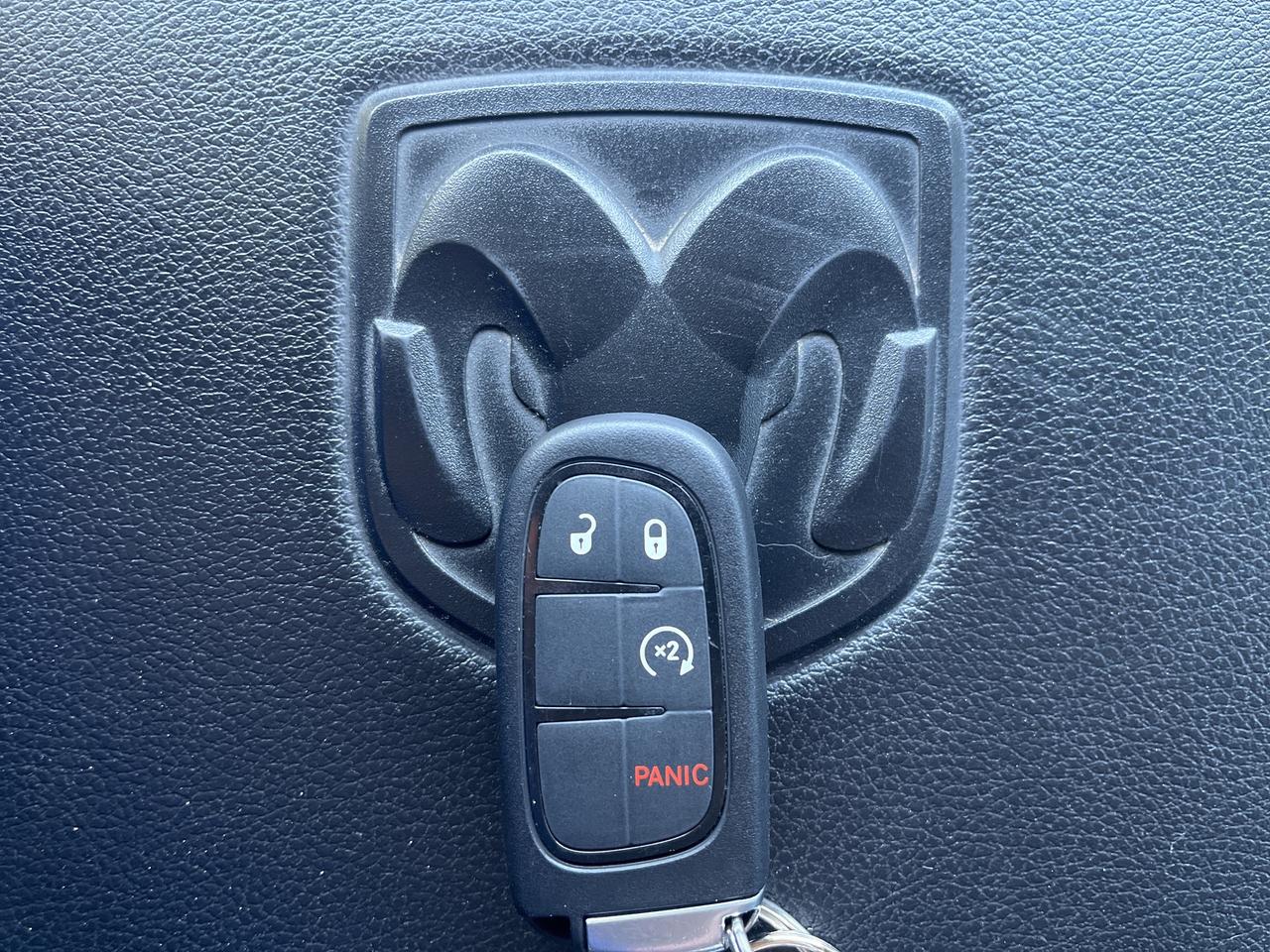 2016 RAM 1500 Sport - Sunroof - Htd/Vtd Leather Photo