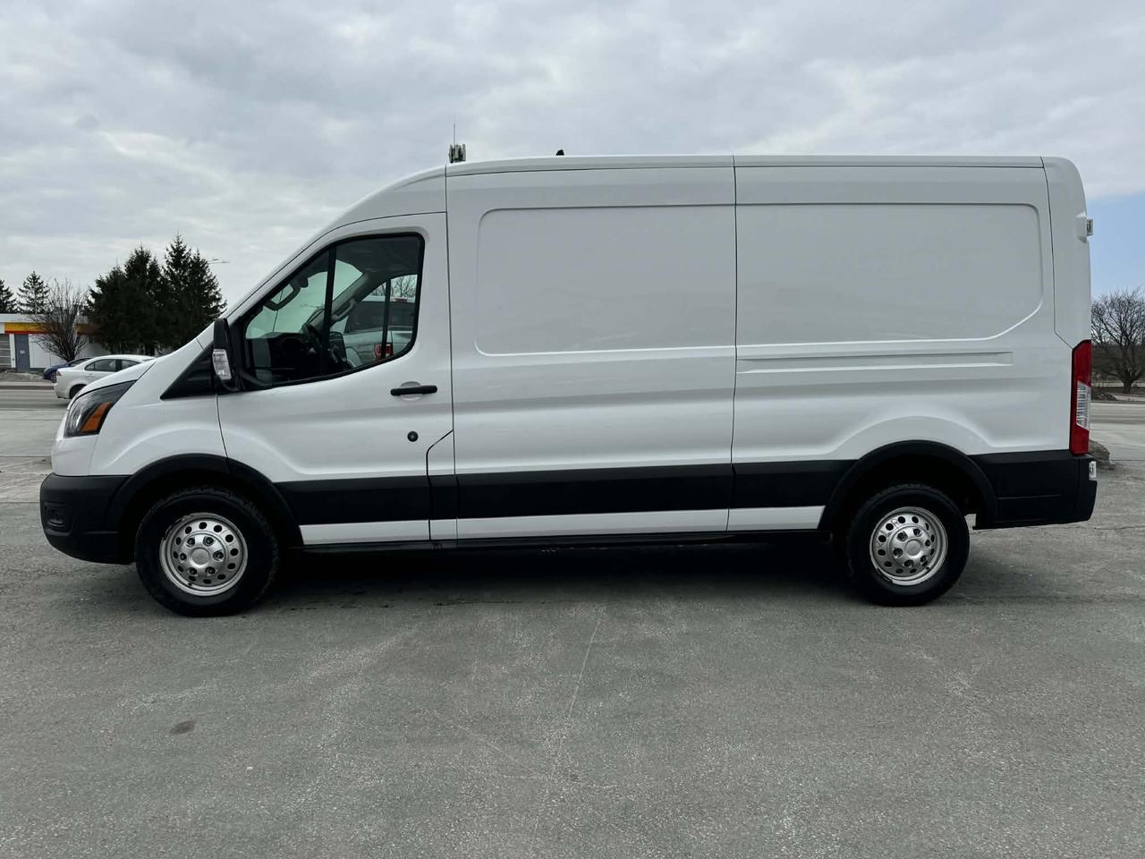 2023 Ford Transit Cargo Van T-250 MED ROOF AWD Photo