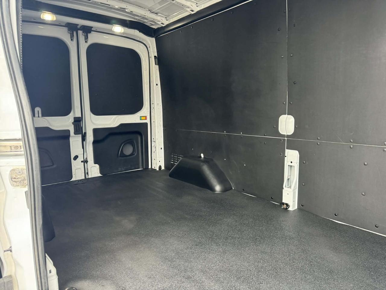 2023 Ford Transit Cargo Van T-250 MED ROOF AWD Photo