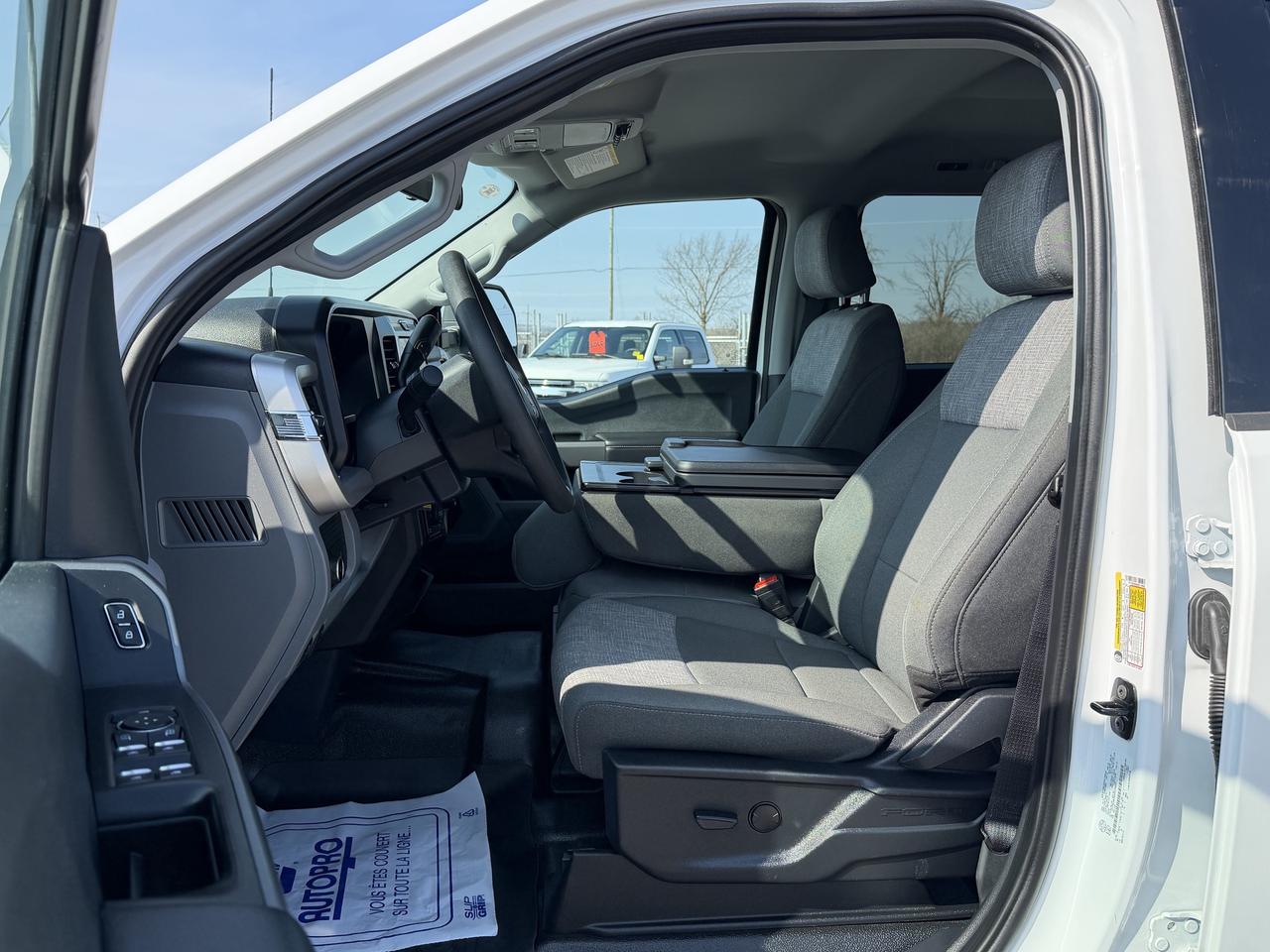 2025 Ford F-250 XLT 4WD Crew Cab 8' Box Photo