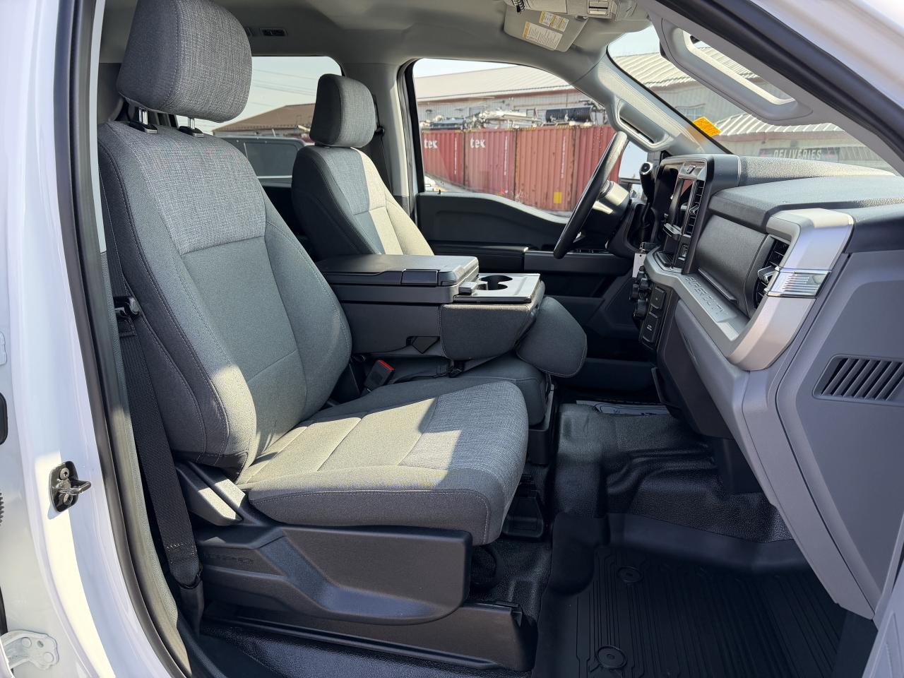 2025 Ford F-250 XLT 4WD Crew Cab 8' Box Photo