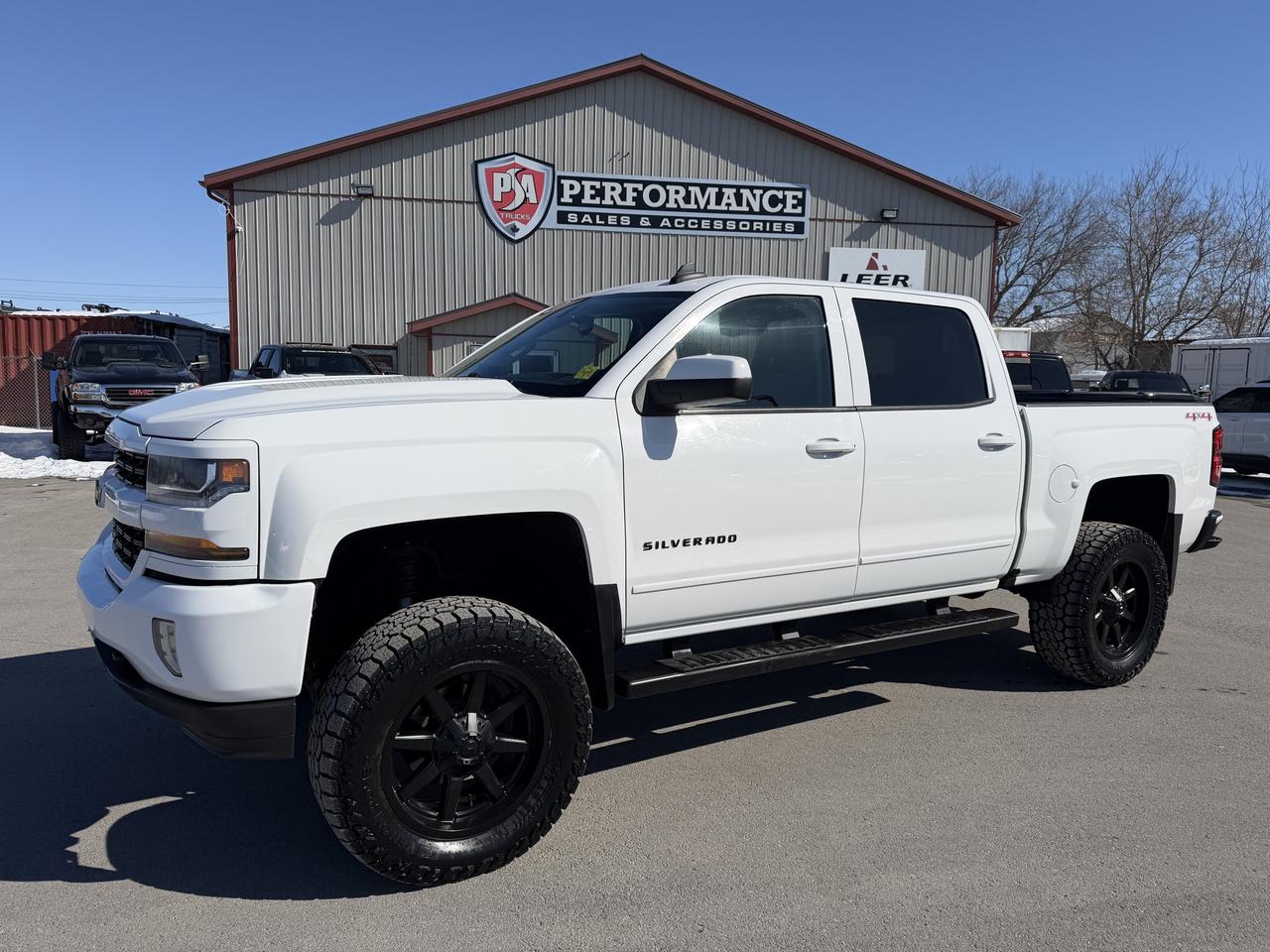 2016 Chevrolet Silverado 1500 4WD Crew Cab 143.5  LT Photo