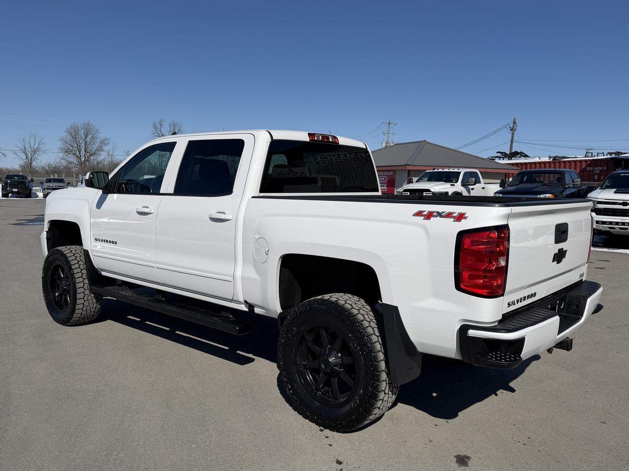 2016 Chevrolet Silverado 1500 4WD Crew Cab 143.5  LT Photo