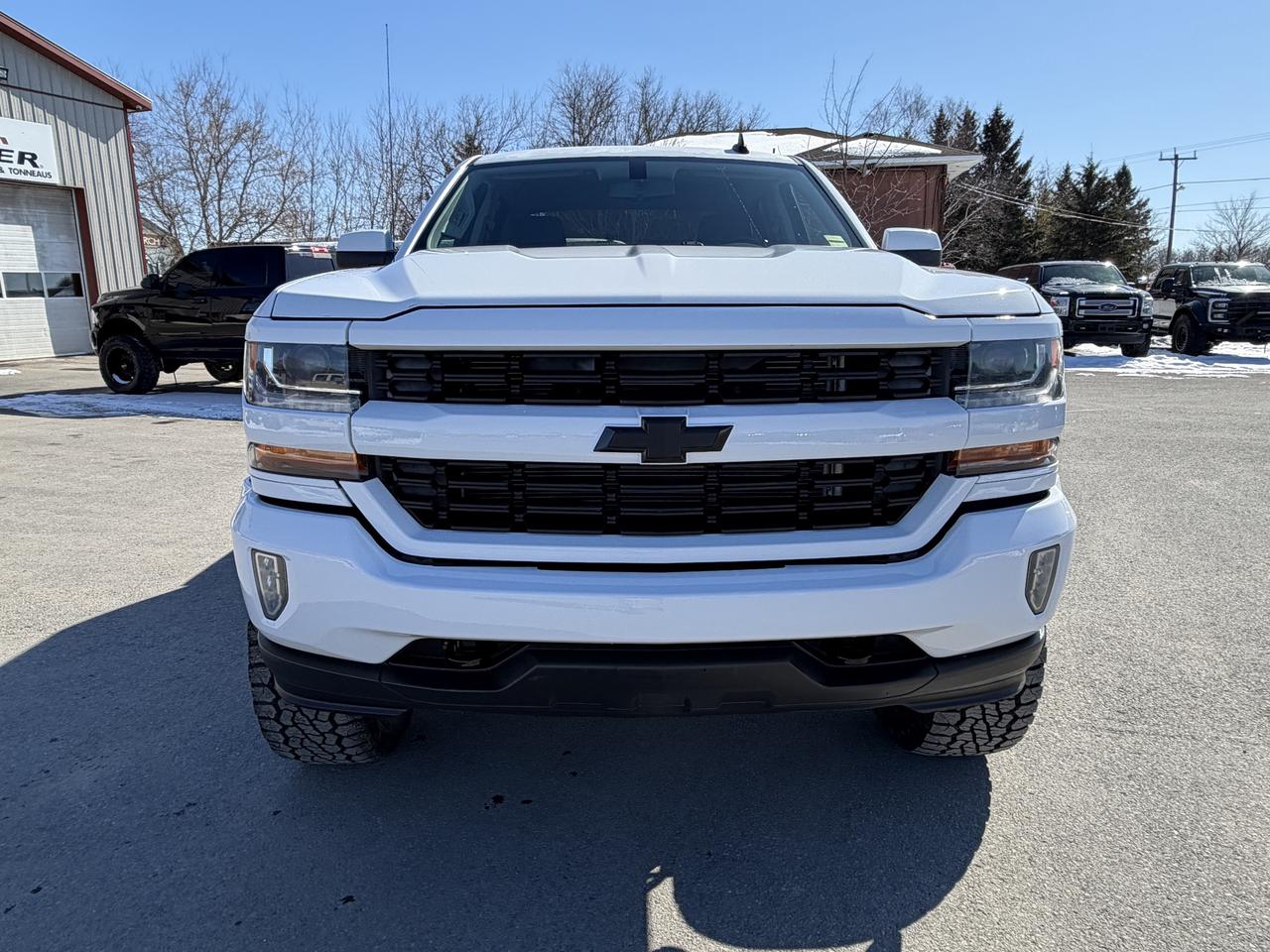 2016 Chevrolet Silverado 1500 4WD Crew Cab 143.5  LT Photo