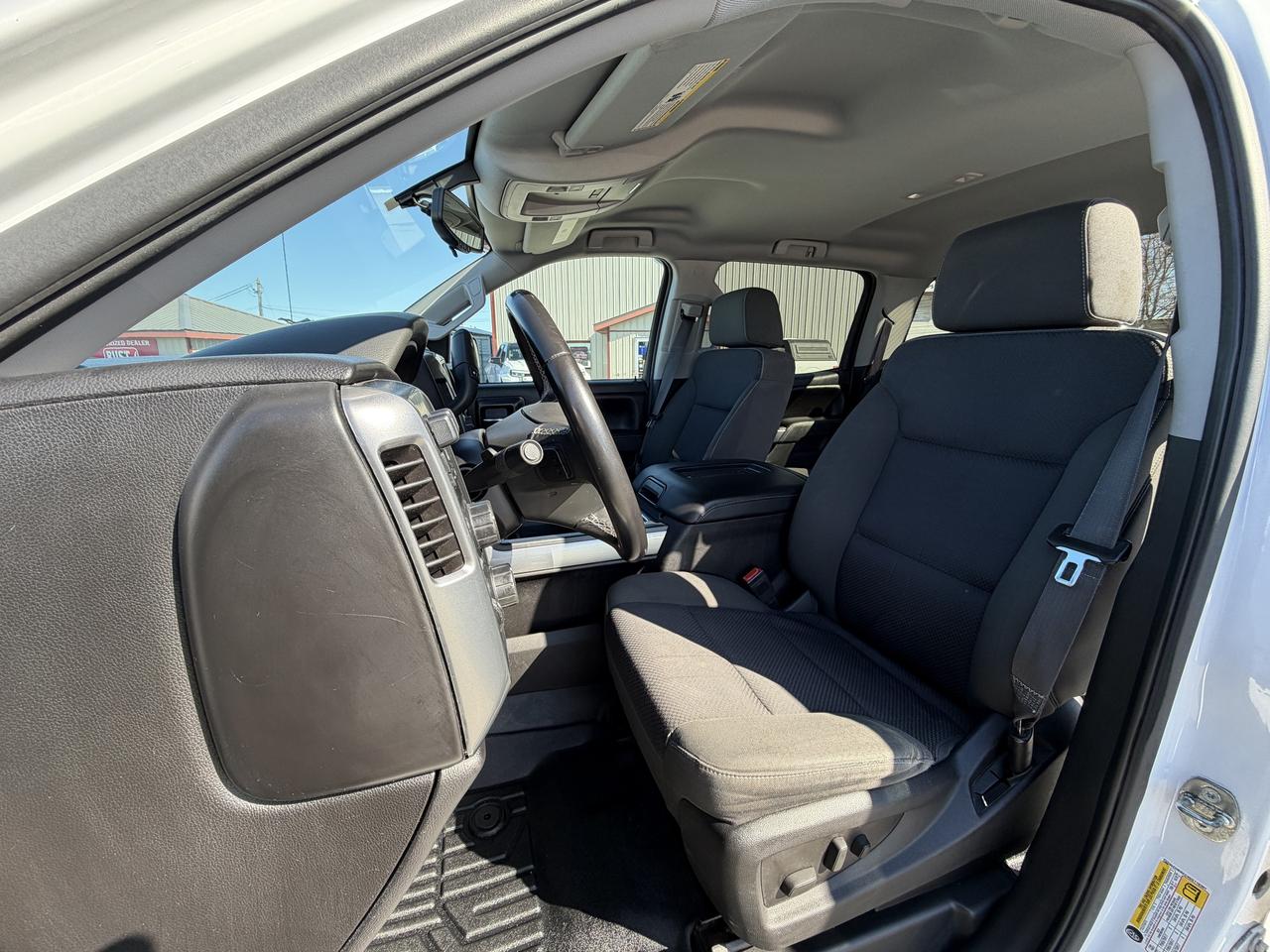 2016 Chevrolet Silverado 1500 4WD Crew Cab 143.5  LT Photo