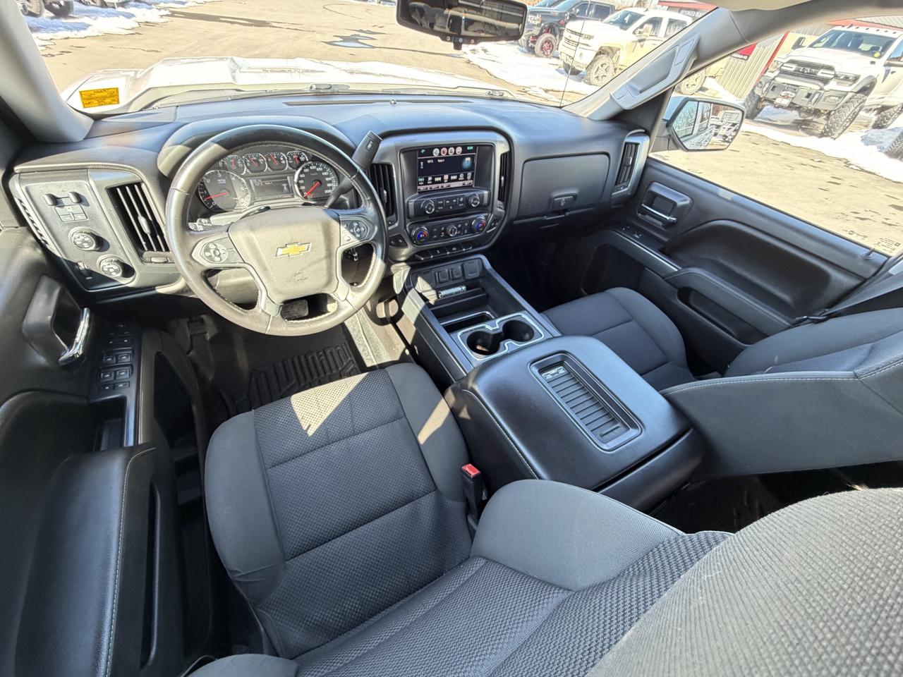 2016 Chevrolet Silverado 1500 4WD Crew Cab 143.5  LT Photo
