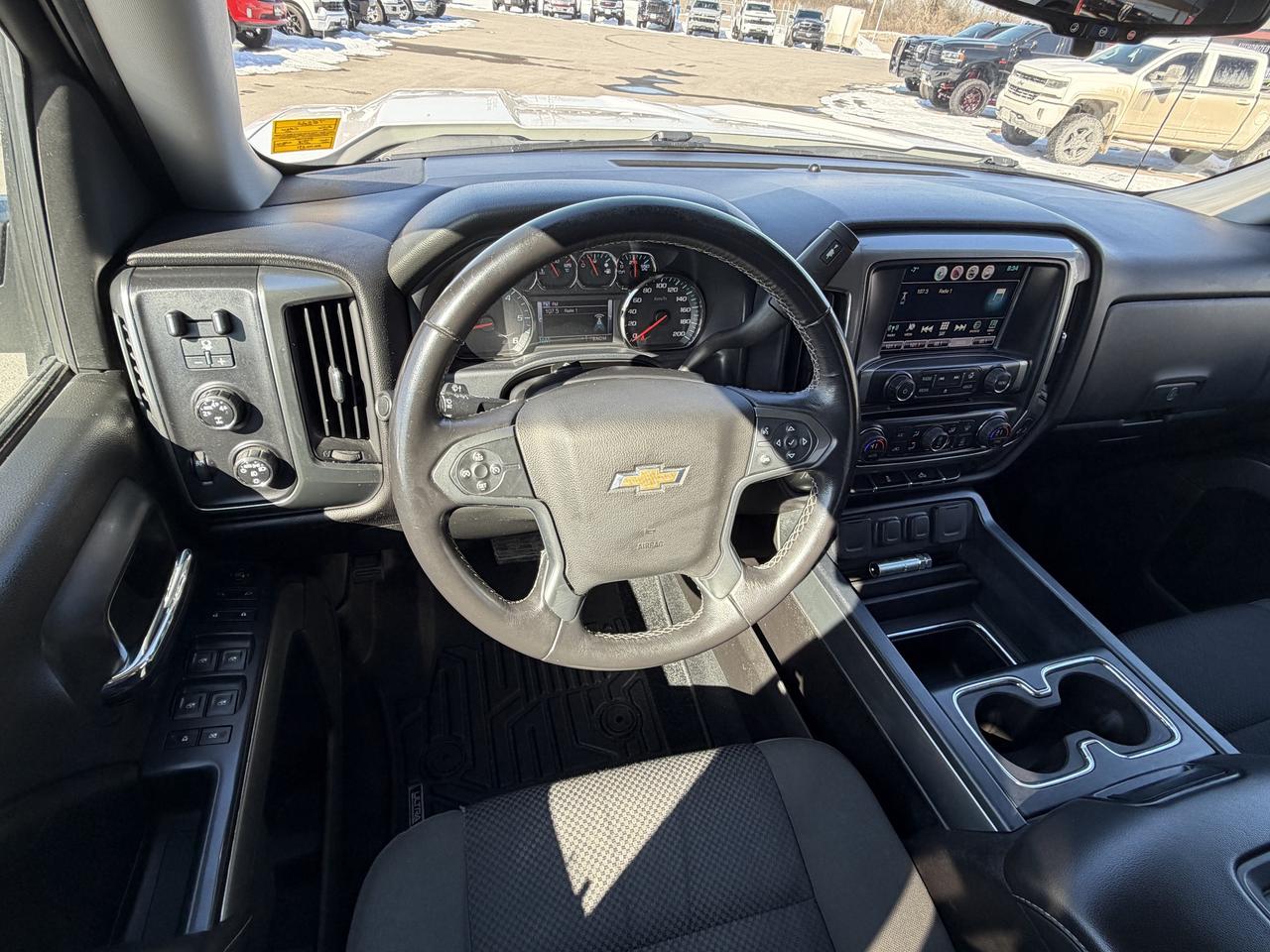 2016 Chevrolet Silverado 1500 4WD Crew Cab 143.5  LT Photo