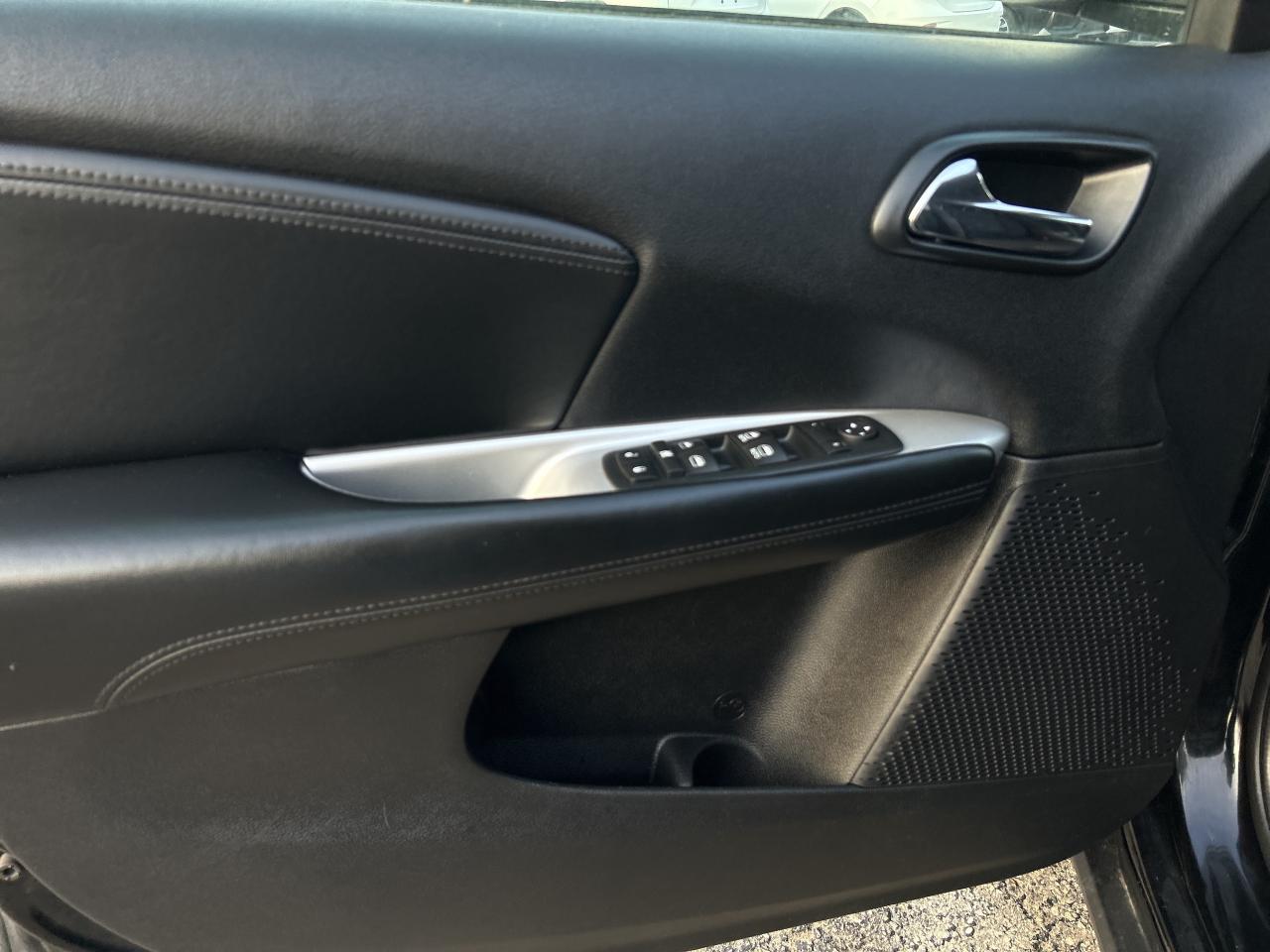 2015 Dodge Journey SXT, Bluetooth, Remote Start Photo