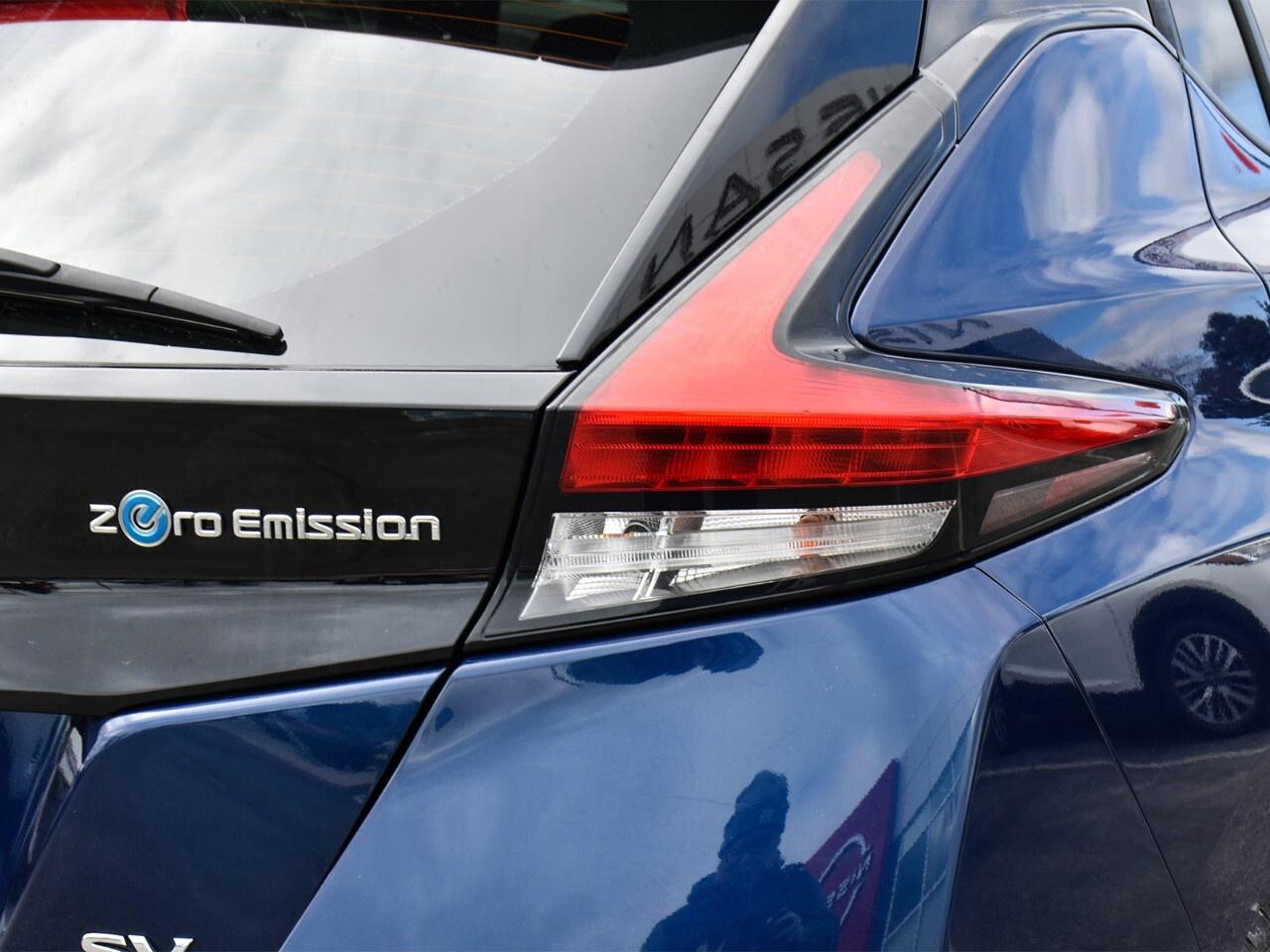 2018 Nissan Leaf SV, FUEL SAVER, HEATED SEATS, GPS Photo