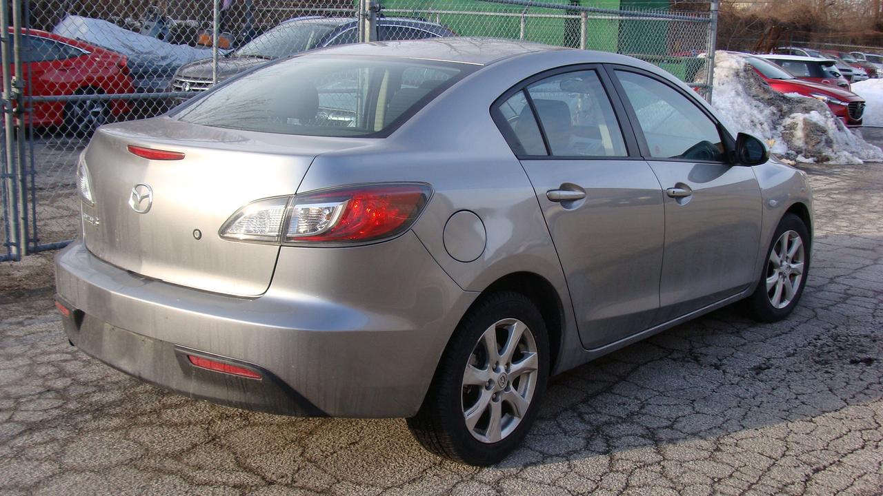 2010 Mazda MAZDA3 4dr Sdn Man GX*NEW PRICE!*DRIVES PERFECT!* Photo