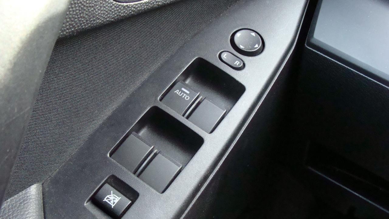 2010 Mazda MAZDA3 4dr Sdn Man GX*NEW PRICE!*DRIVES PERFECT!* Photo