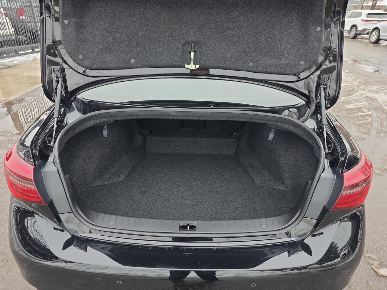 2021 Infiniti Q50 LUXE AWD *300 HP/NO ACCIDENTS/ROOF/CARPLAY/360 CAM Photo