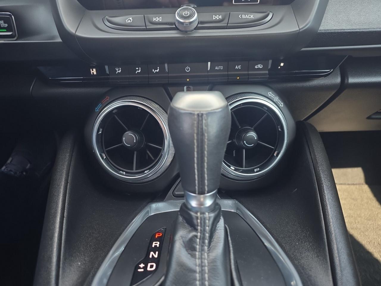 2017 Chevrolet Camaro BOSE PREMIUM SOUND / SUNROOF / NAVIGATION / CAMERA Photo