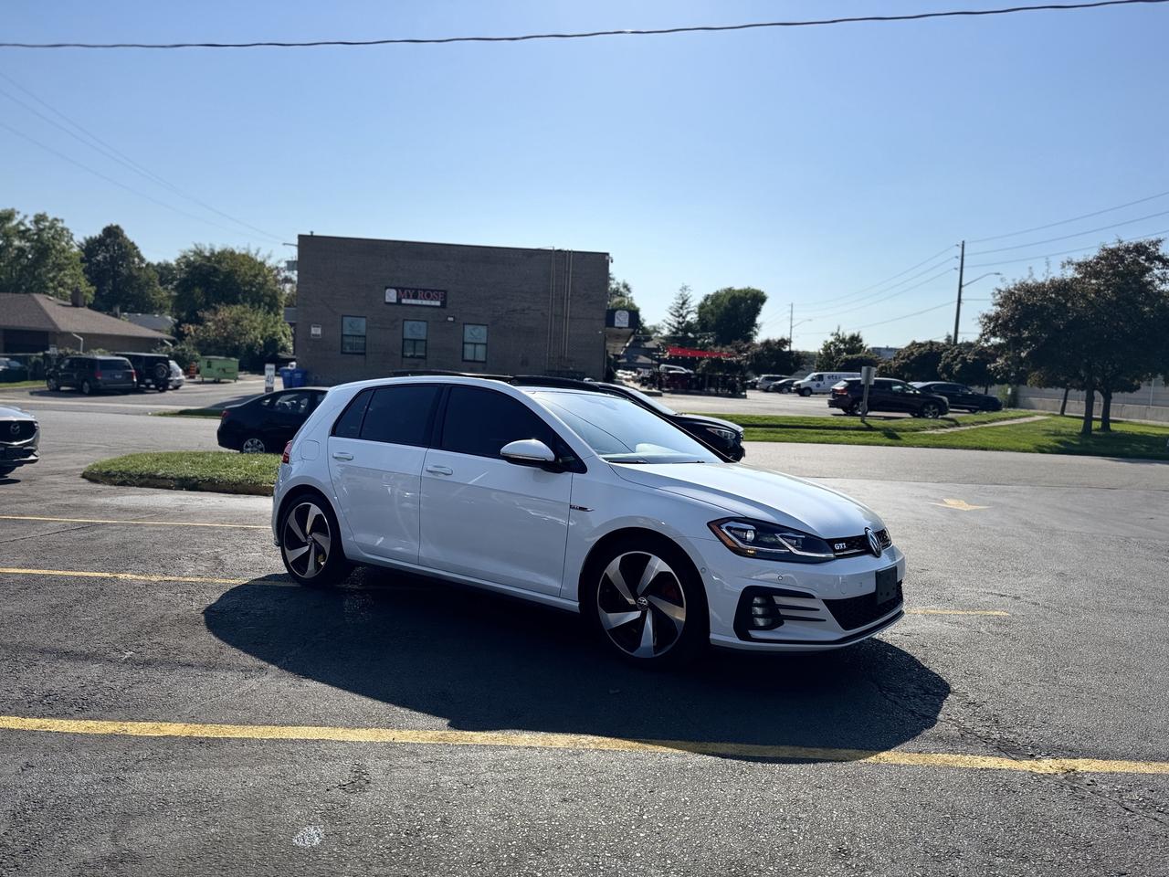 2018 Volkswagen Golf GTI Autobahn DSG   MINT! Photo2