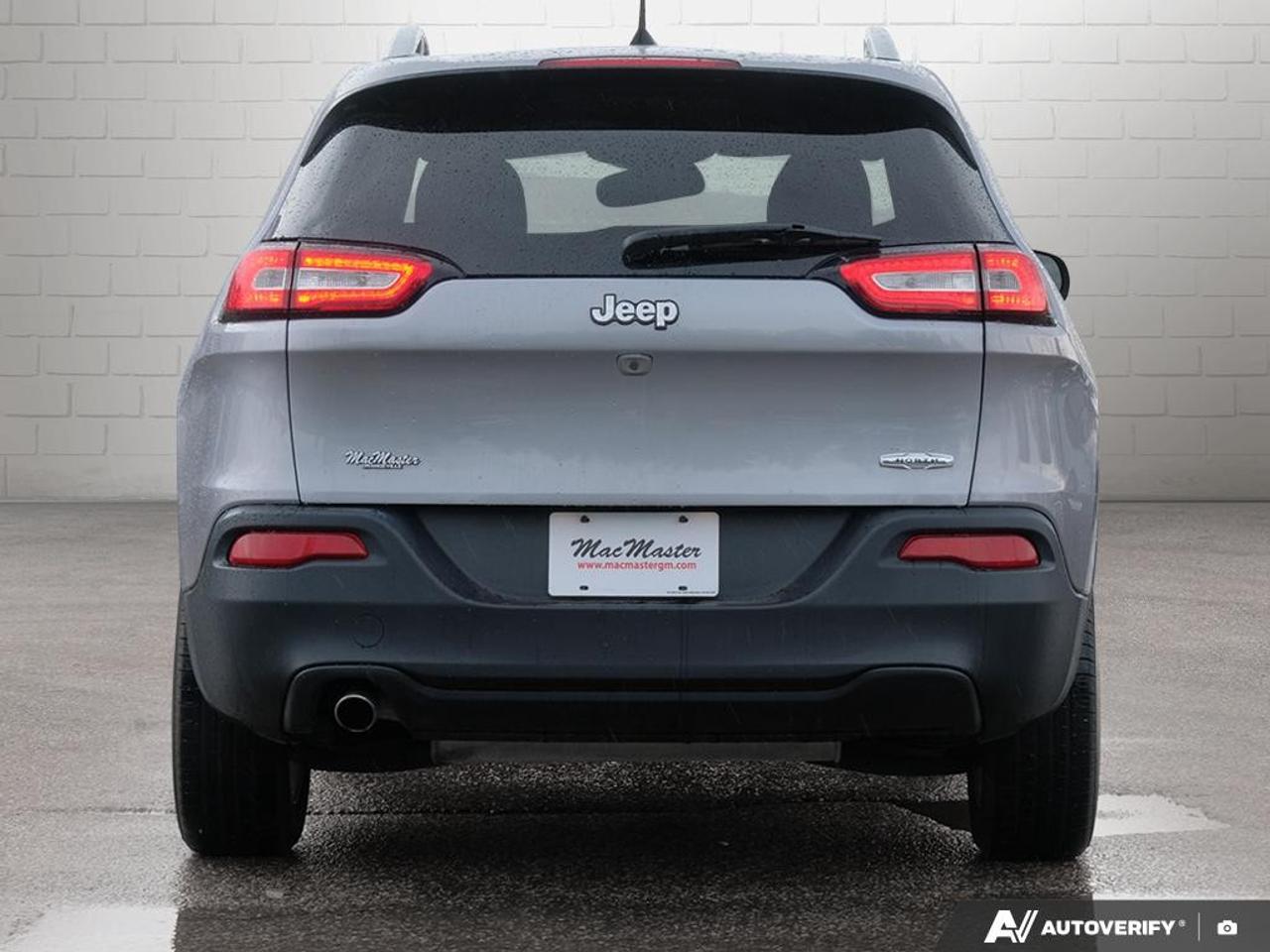 2018 Jeep Cherokee NORTH FWD Photo3
