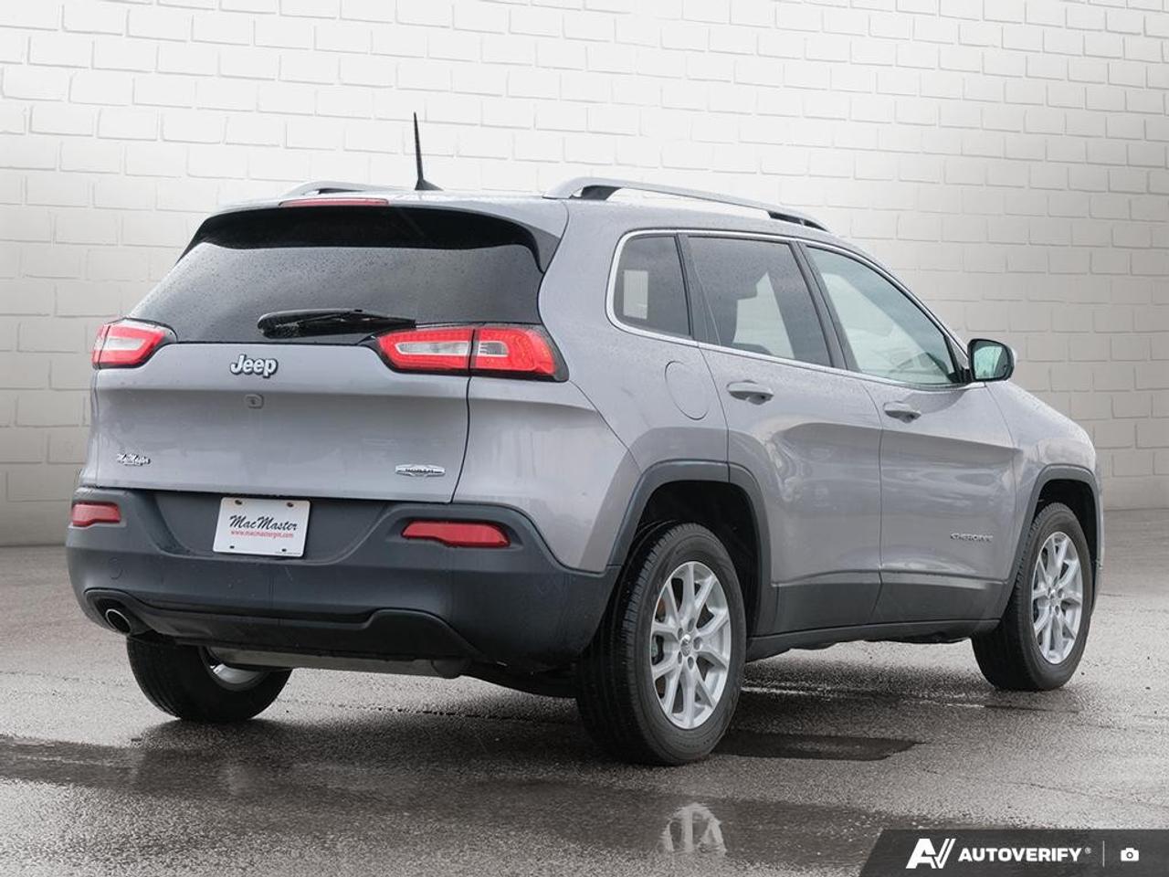2018 Jeep Cherokee NORTH FWD Photo4