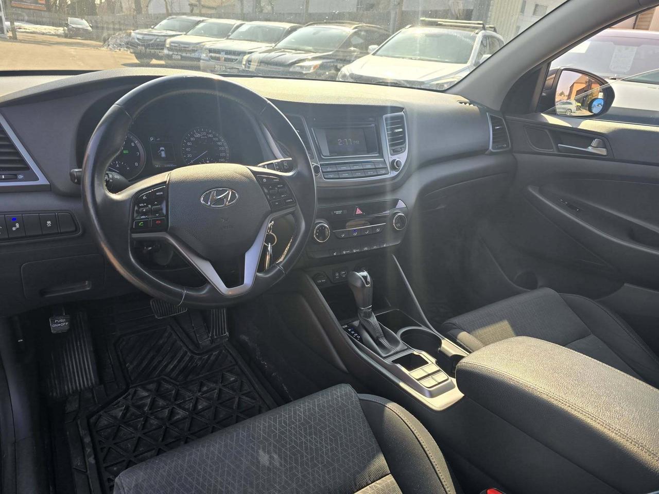 2016 Hyundai Tucson AWD 4DR 2.0L PREMIUM Photo