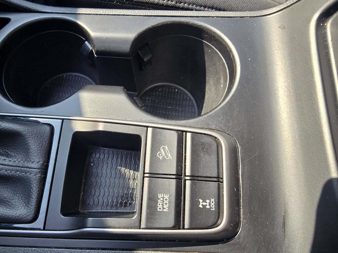 2016 Hyundai Tucson AWD 4DR 2.0L PREMIUM Photo