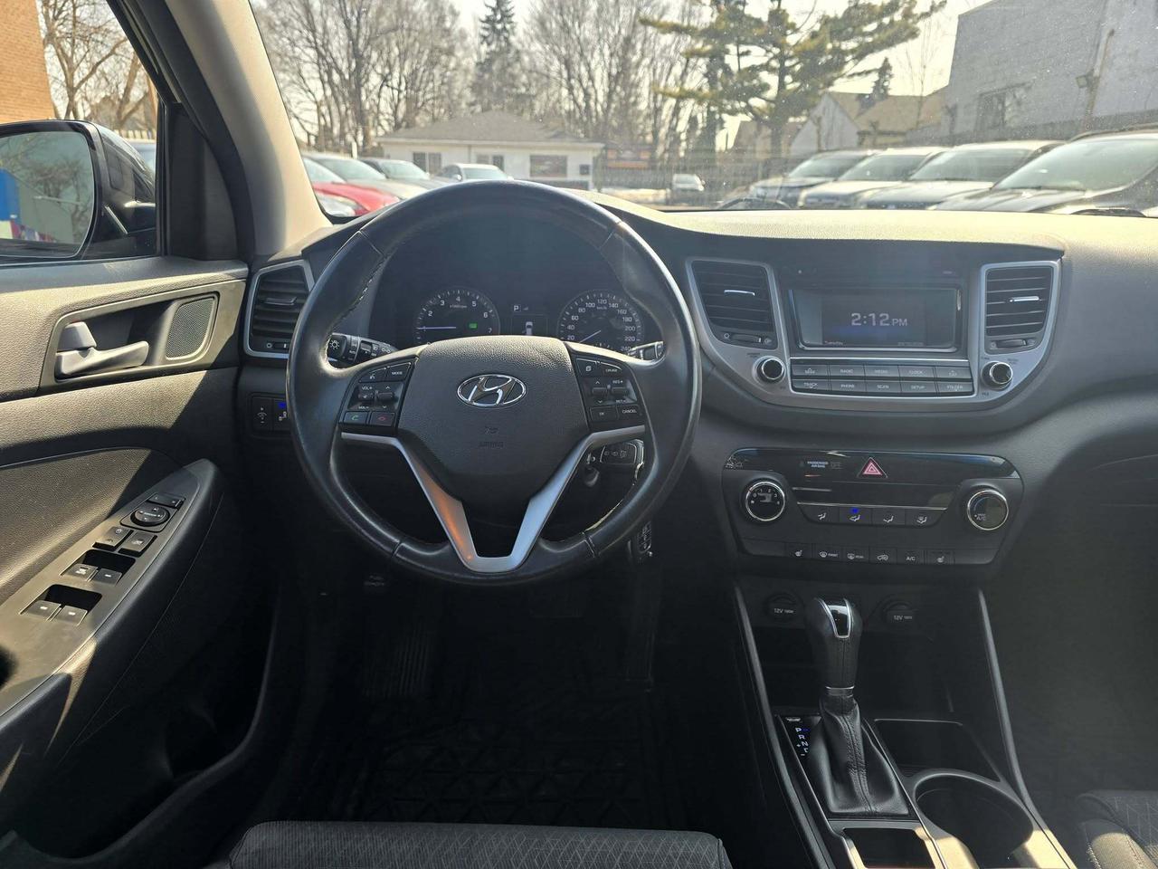 2016 Hyundai Tucson AWD 4DR 2.0L PREMIUM Photo